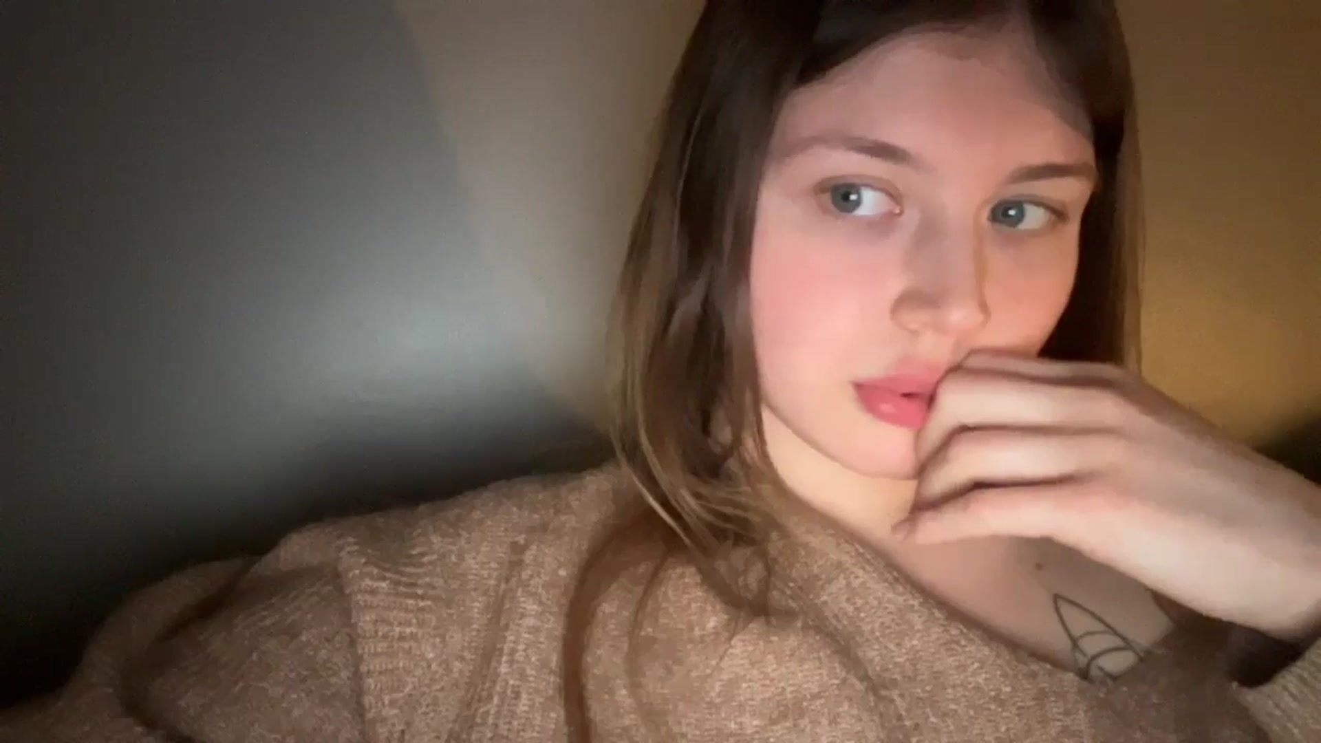 Gallery image thumbnail from BuckwheatLady's myfreecams stream on, 02/18/2026, 20:57 image 2 of 20