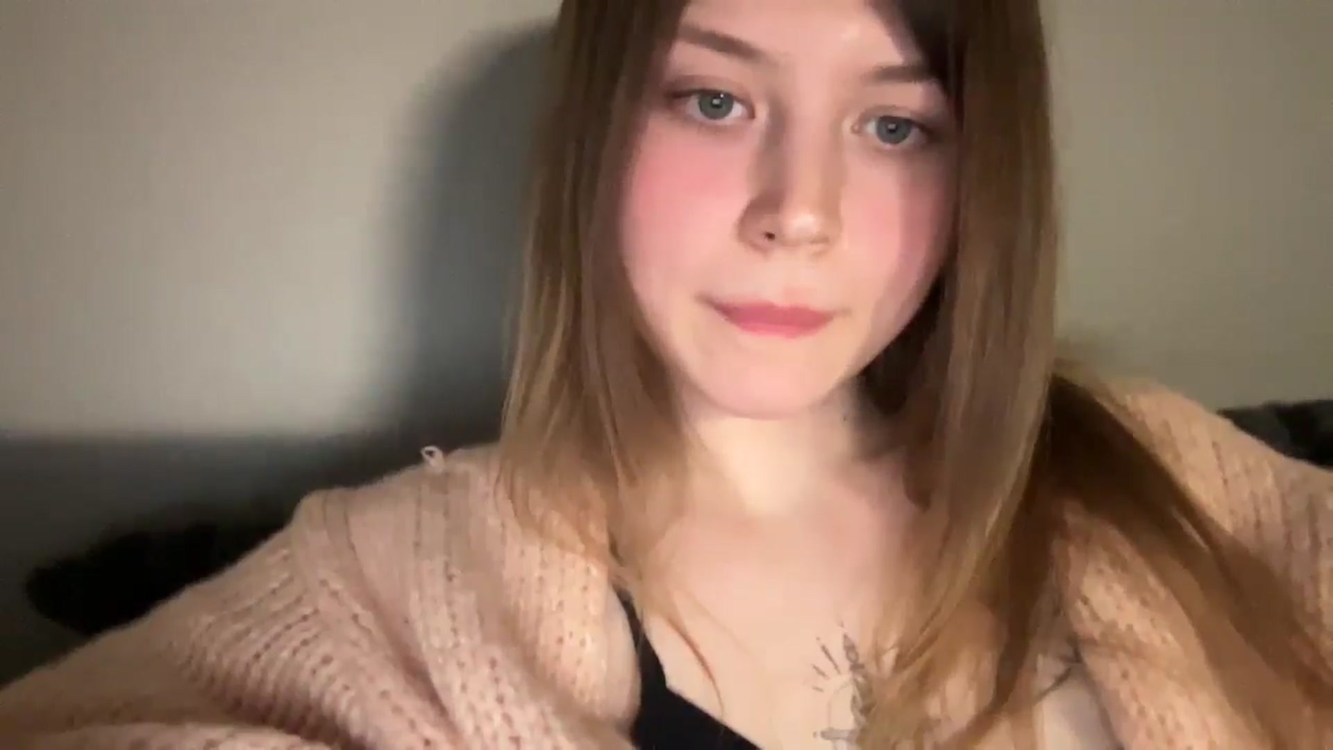 Gallery image thumbnail from BuckwheatLady's myfreecams stream on, 03/08/2026, 18:36 image 17 of 20