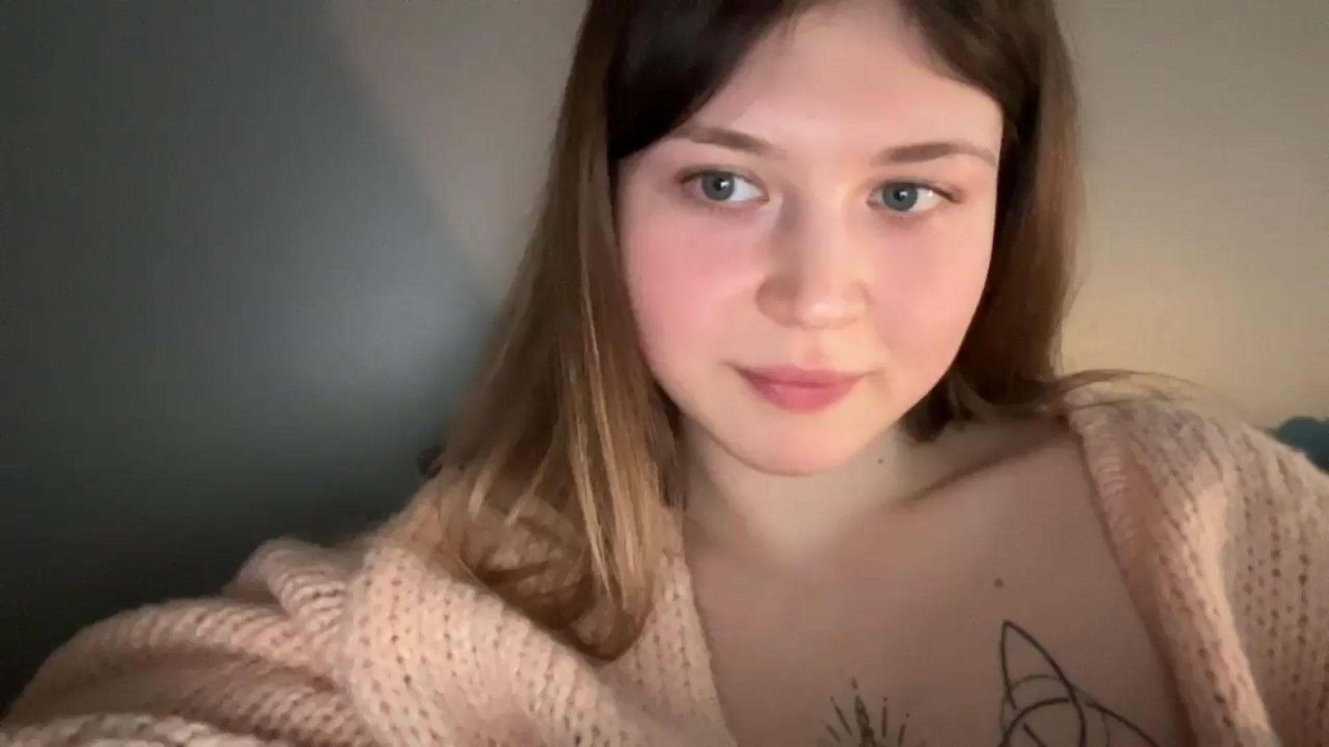 Gallery image thumbnail from BuckwheatLady's myfreecams stream on, 03/12/2026, 12:30 image 18 of 20