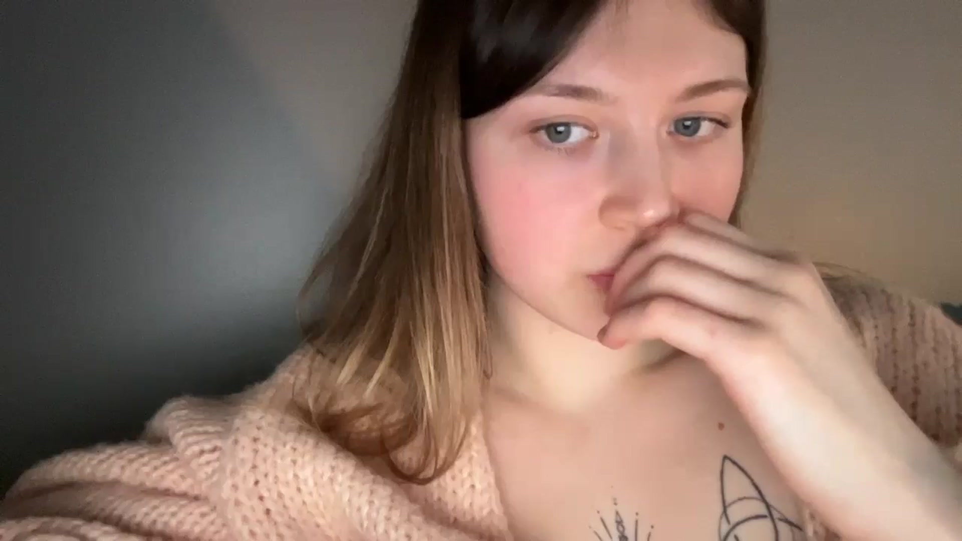 Gallery image thumbnail from BuckwheatLady's myfreecams stream on, 03/12/2026, 12:30 image 17 of 20