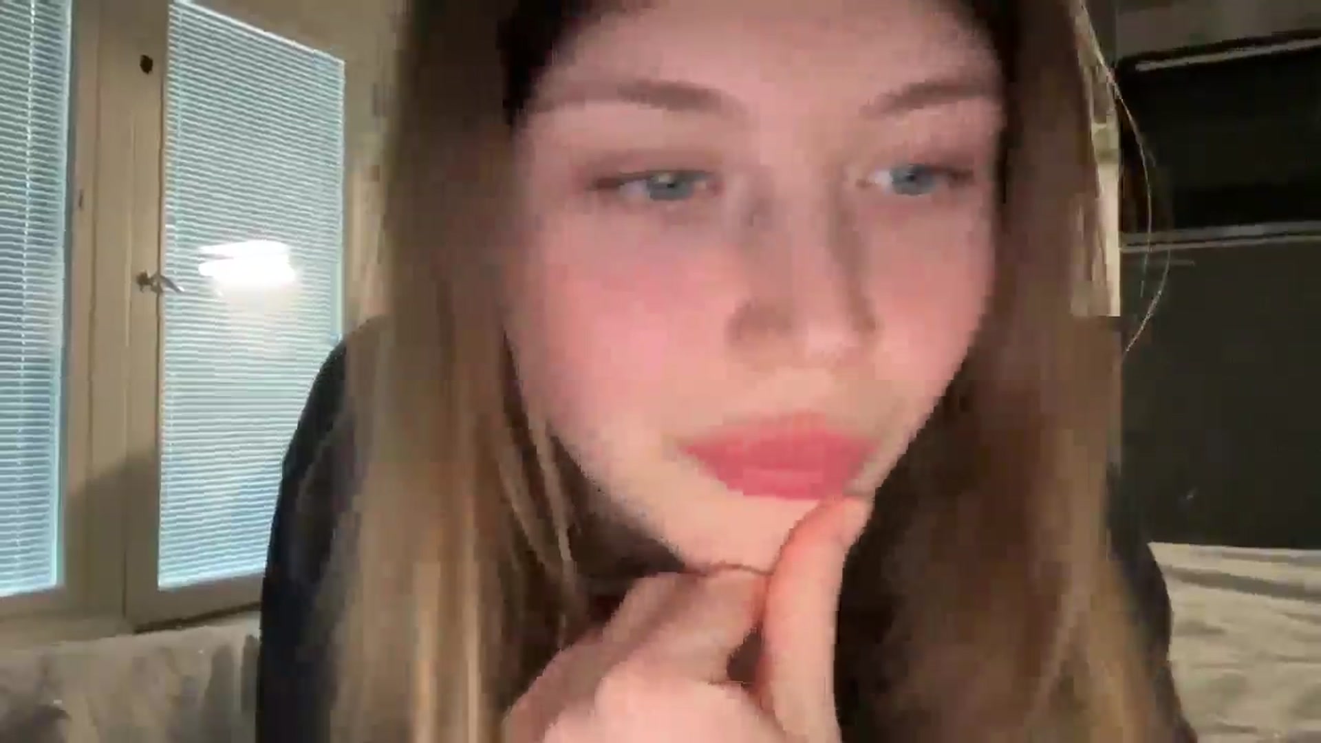 Gallery image thumbnail from BuckwheatLady's myfreecams stream on, 03/18/2026, 15:27 image 11 of 20