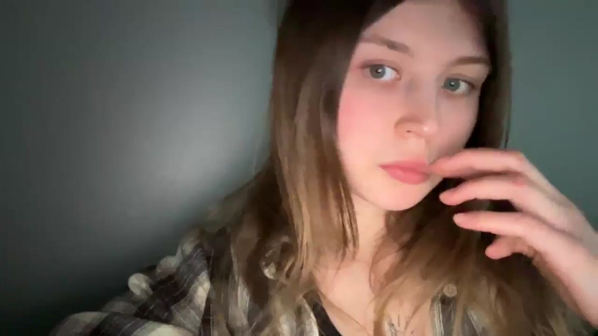 Gallery image thumbnail from BuckwheatLady's myfreecams stream on, 04/16/2026, 13:56 image 16 of 20