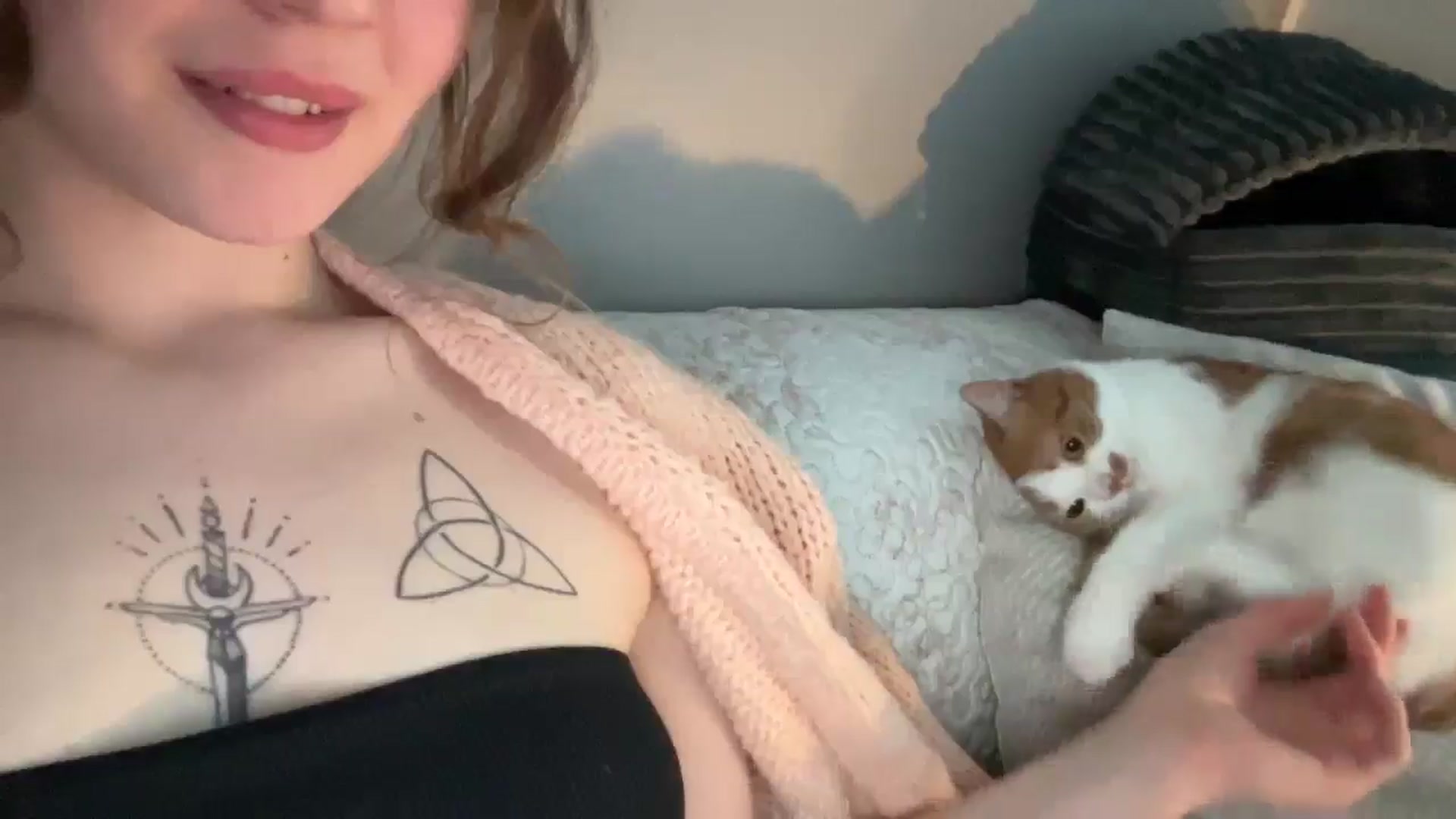 Gallery image thumbnail from BuckwheatLady's myfreecams stream on, 04/27/2026, 14:09 image 8 of 20