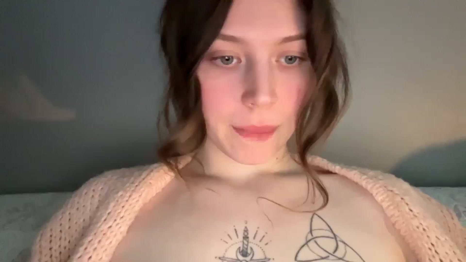 Gallery image thumbnail from BuckwheatLady's myfreecams stream on, 04/27/2026, 14:09 image 14 of 20