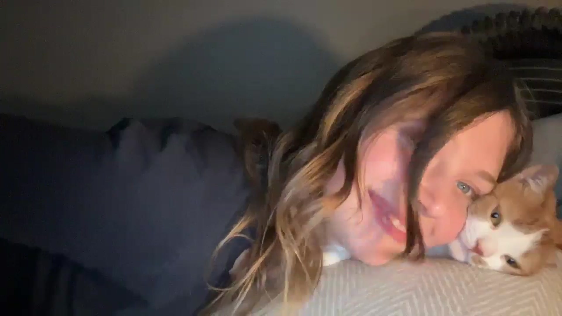 Gallery image thumbnail from BuckwheatLady's myfreecams stream on, 04/28/2026, 17:21 image 4 of 20