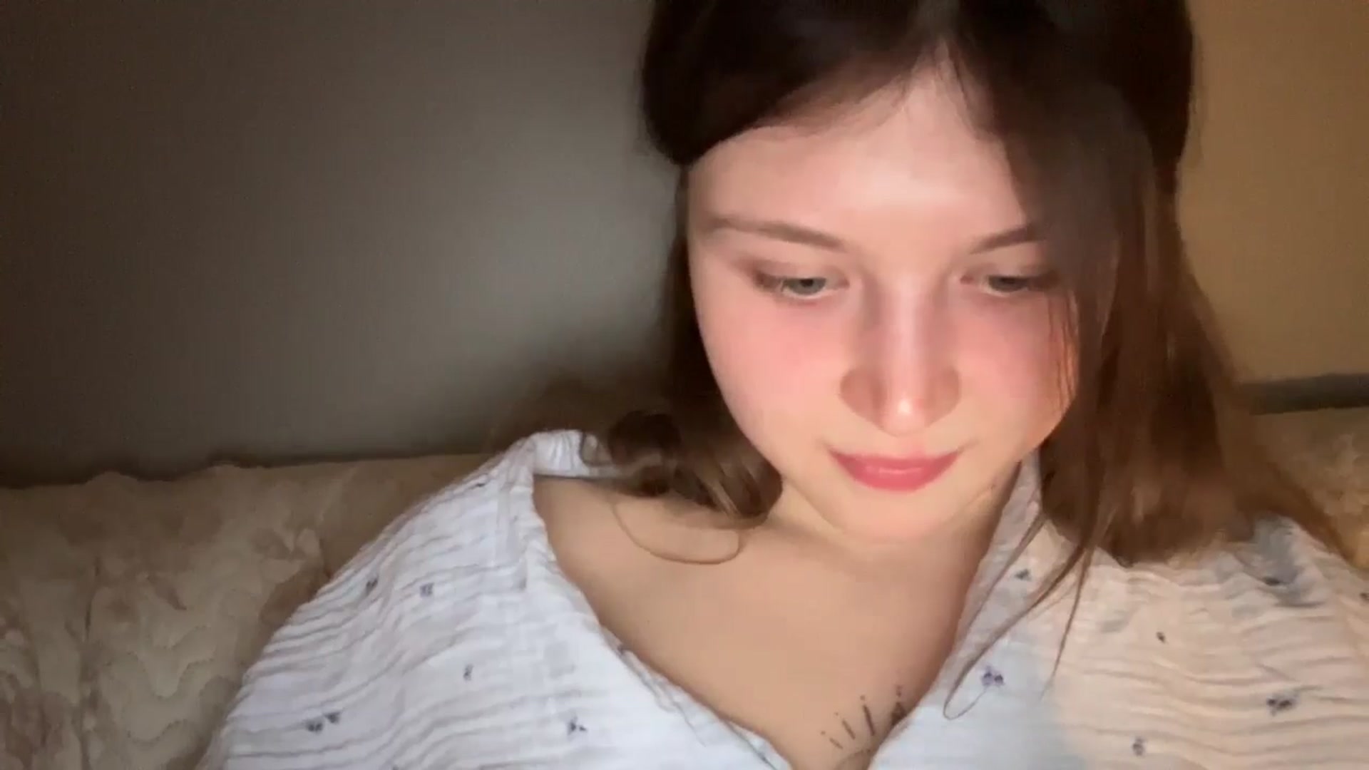 Gallery image thumbnail from BuckwheatLady's myfreecams stream on, 05/03/2026, 17:37 image 8 of 20