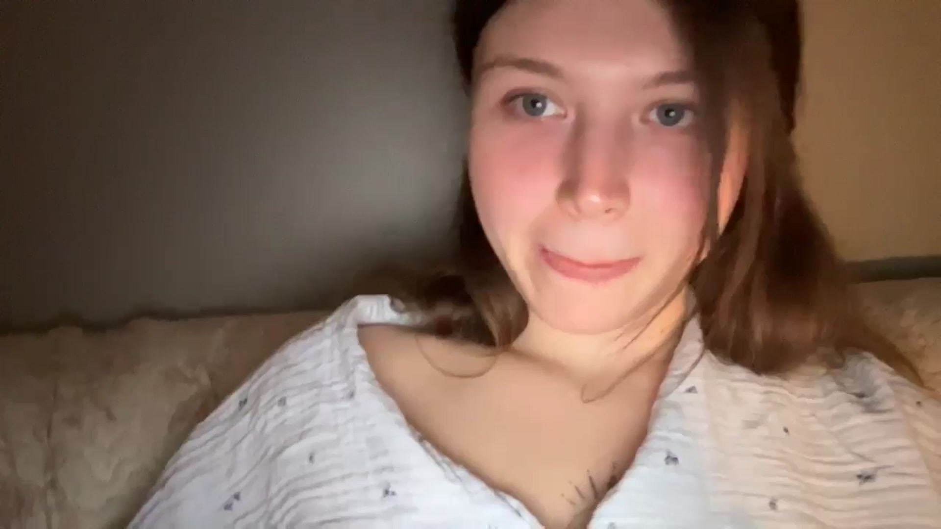 Gallery image thumbnail from BuckwheatLady's myfreecams stream on, 05/03/2026, 17:37 image 7 of 20