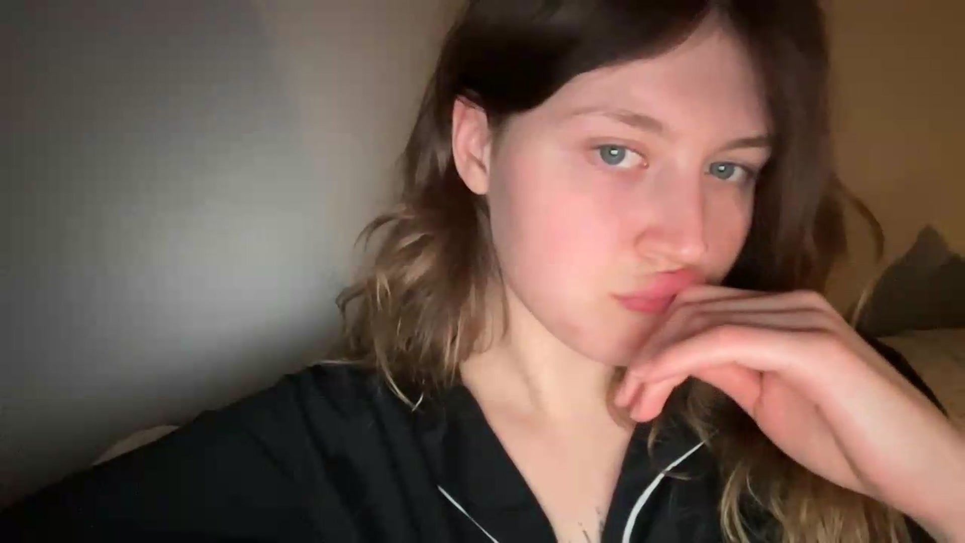 Gallery image thumbnail from BuckwheatLady's myfreecams stream on, 05/13/2026, 19:09 image 4 of 20