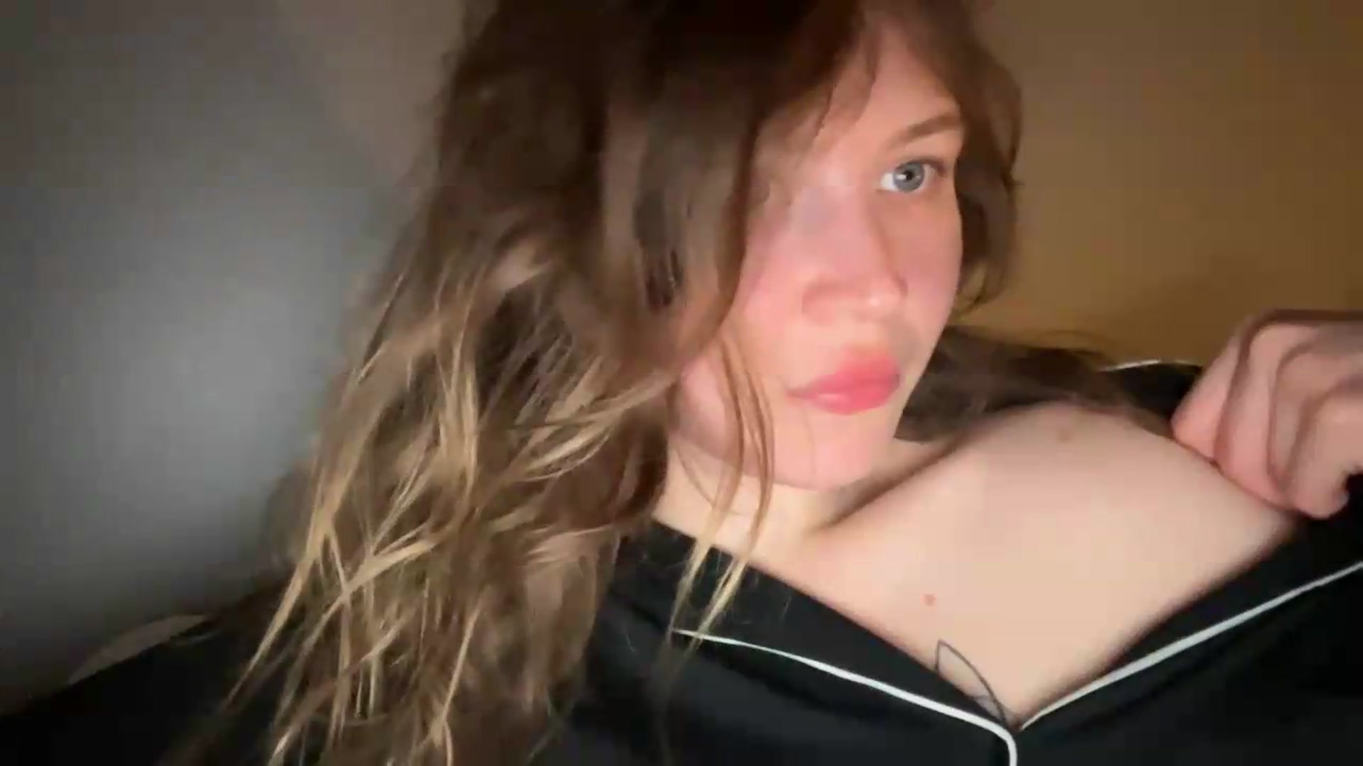 Gallery image thumbnail from BuckwheatLady's myfreecams stream on, 05/13/2026, 19:09 image 8 of 20