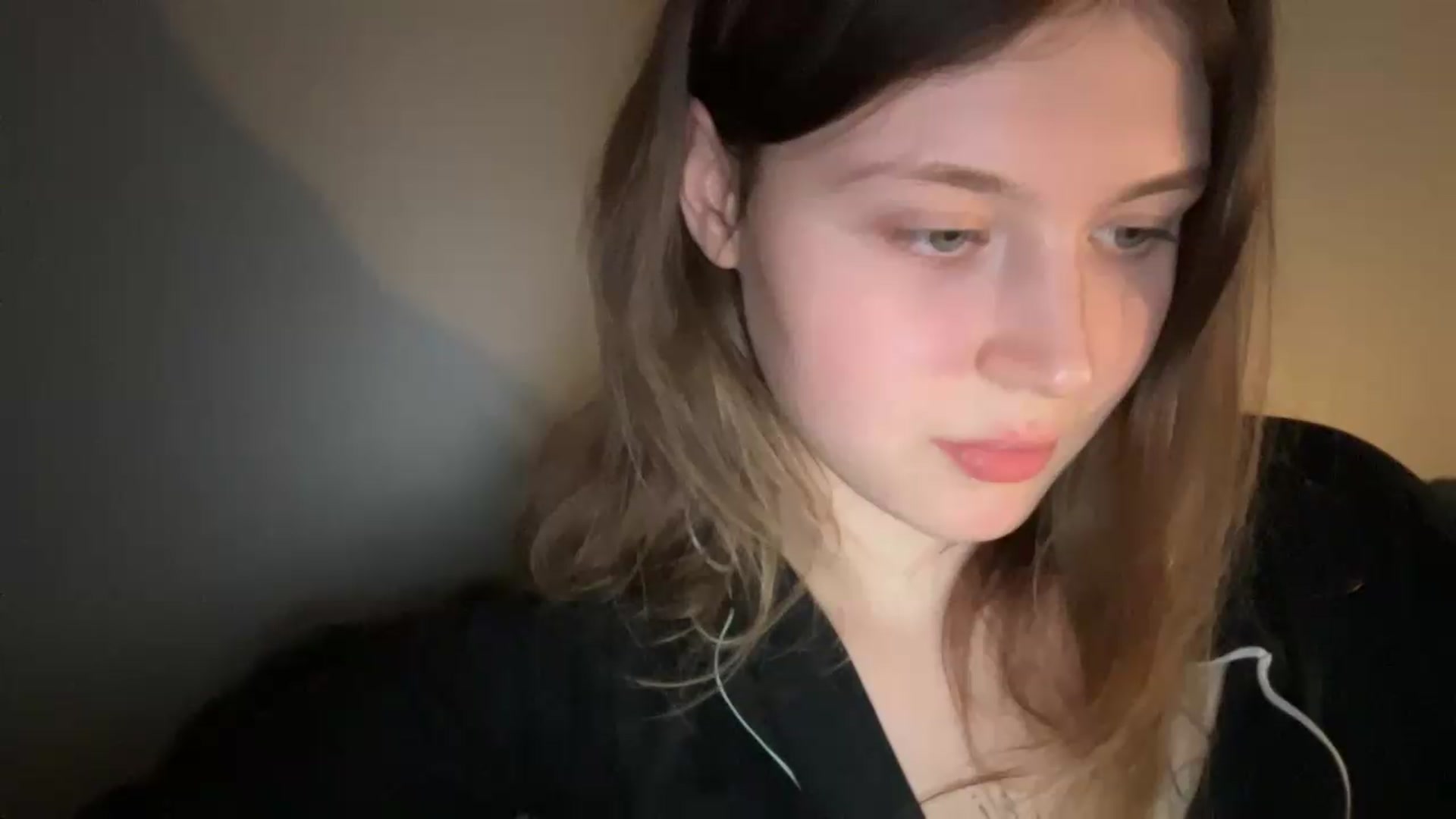 Gallery image thumbnail from BuckwheatLady's myfreecams stream on, 05/17/2026, 19:26 image 4 of 20