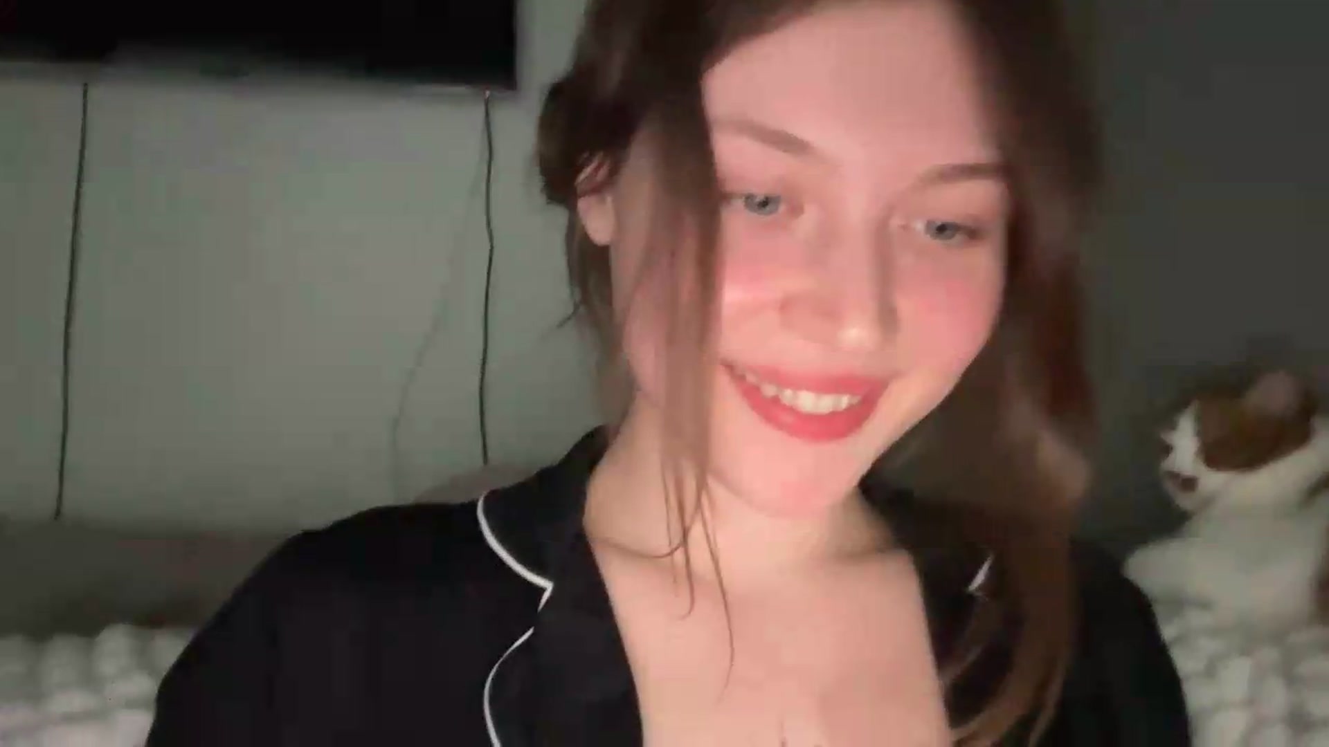 Gallery image thumbnail from BuckwheatLady's myfreecams stream on, 05/31/2026, 18:14 image 16 of 20