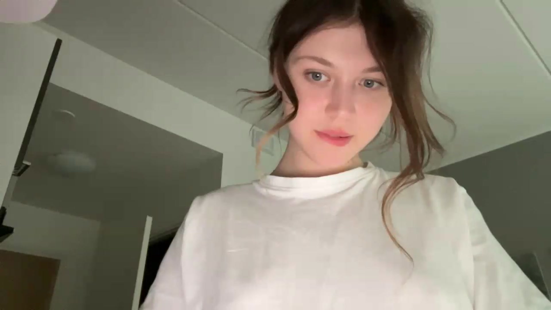 Gallery image thumbnail from BuckwheatLady's myfreecams stream on, 06/02/2026, 17:21 image 16 of 20