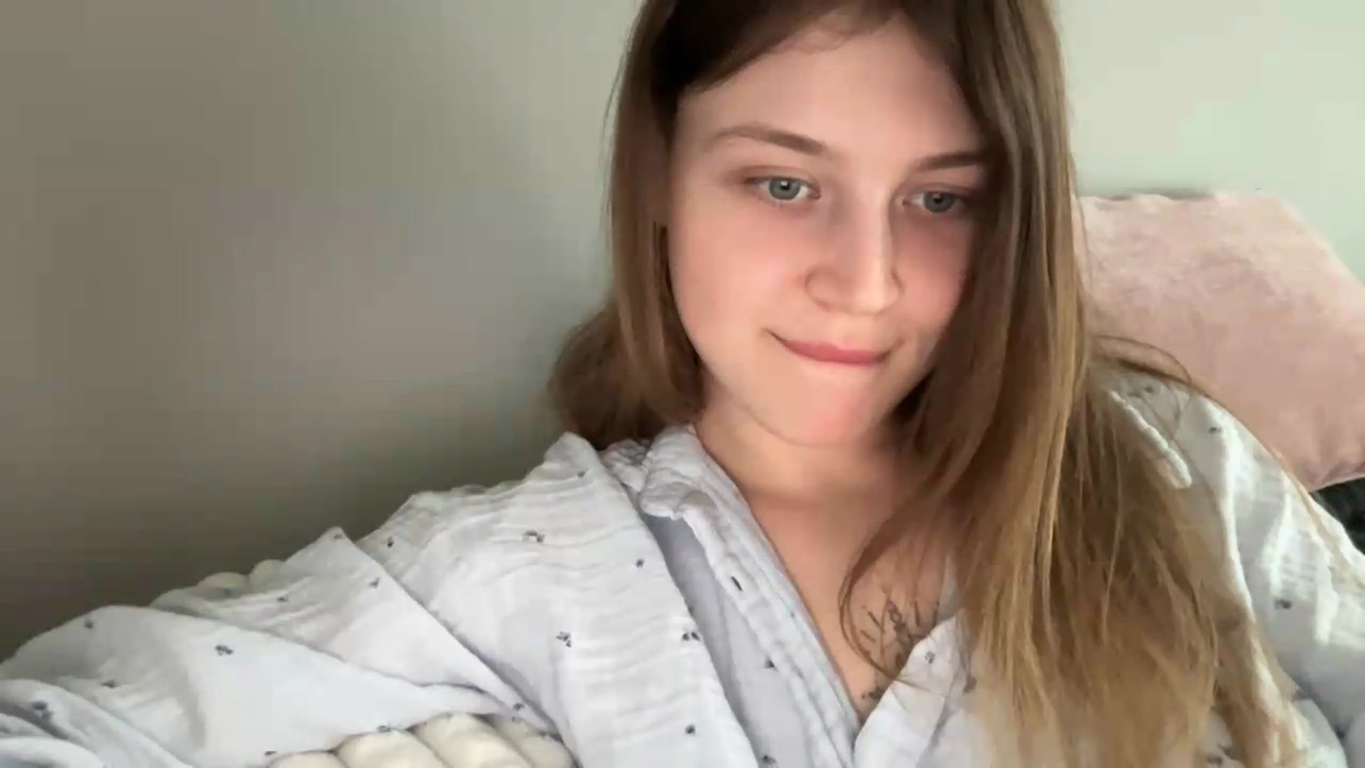Gallery image thumbnail from BuckwheatLady's myfreecams stream on, 07/08/2026, 07:59 image 7 of 20