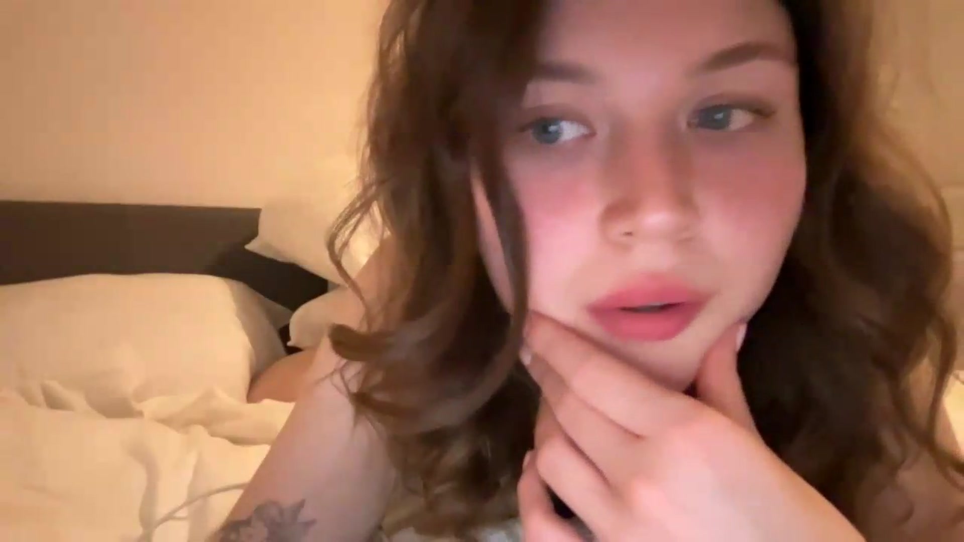 Gallery image thumbnail from BuckwheatLady's myfreecams stream on, 07/20/2026, 21:53 image 15 of 20
