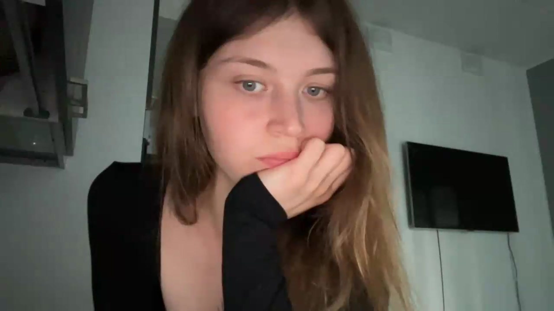Gallery image thumbnail from BuckwheatLady's myfreecams stream on, 08/26/2026, 17:57 image 17 of 20
