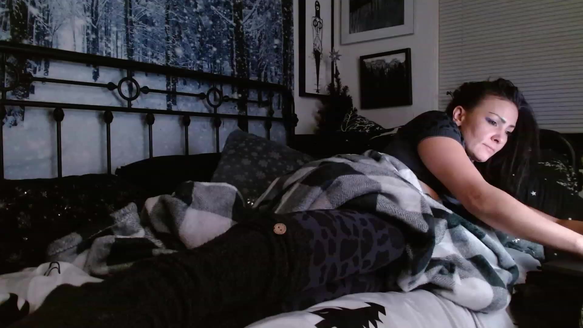 Gallery image thumbnail from BuffySuccubus's myfreecams stream on, 12/01/2022, 10:44 image 17 of 20