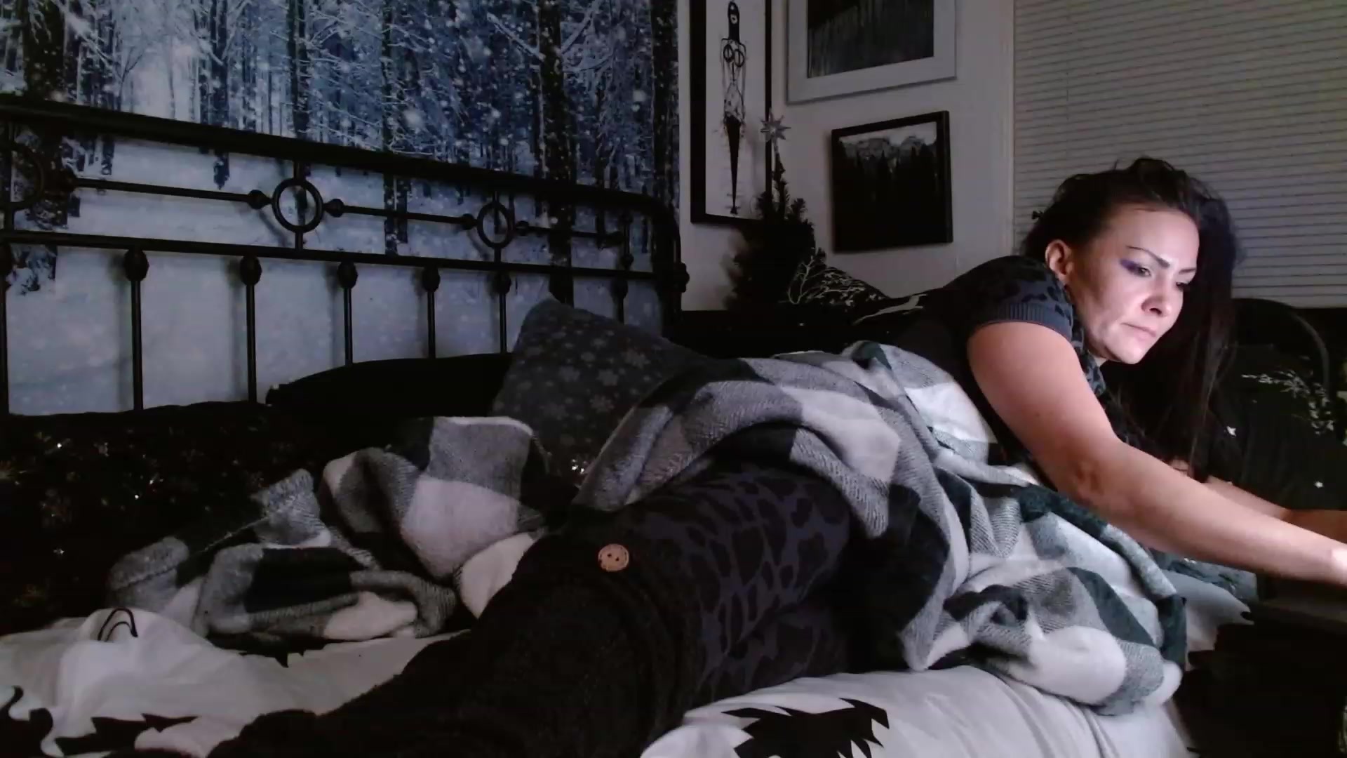Gallery image thumbnail from BuffySuccubus's myfreecams stream on, 12/01/2022, 10:44 image 14 of 20