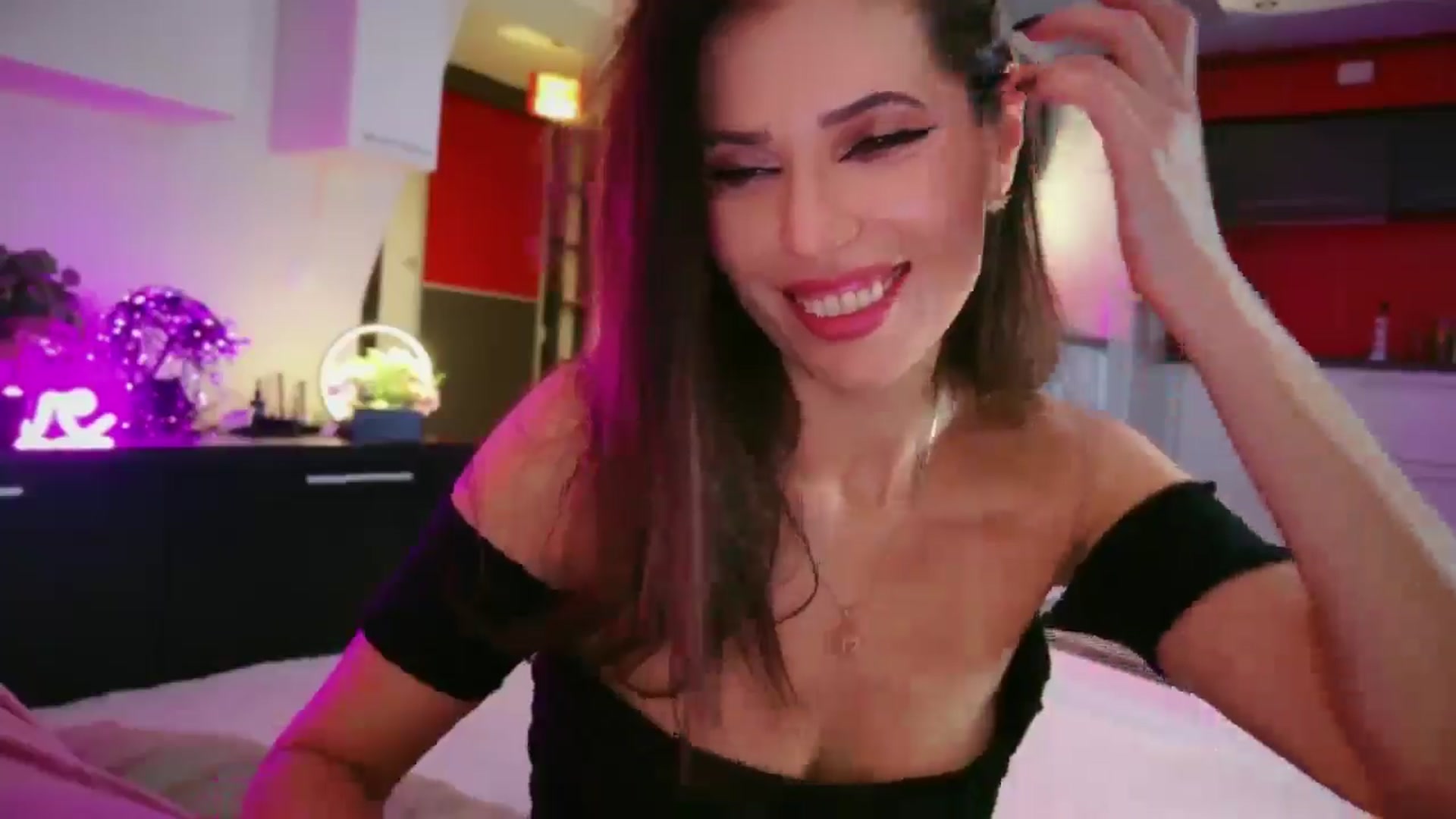 Gallery image thumbnail from BukkakeQueen's myfreecams stream on, 01/17/2026, 24:11 image 17 of 20