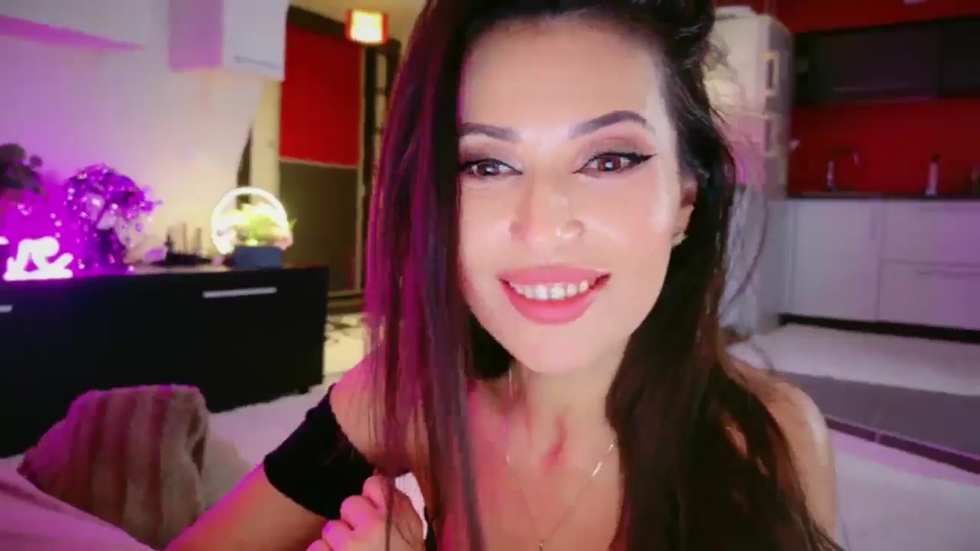 Gallery image thumbnail from BukkakeQueen's myfreecams stream on, 01/17/2026, 24:11 image 14 of 20