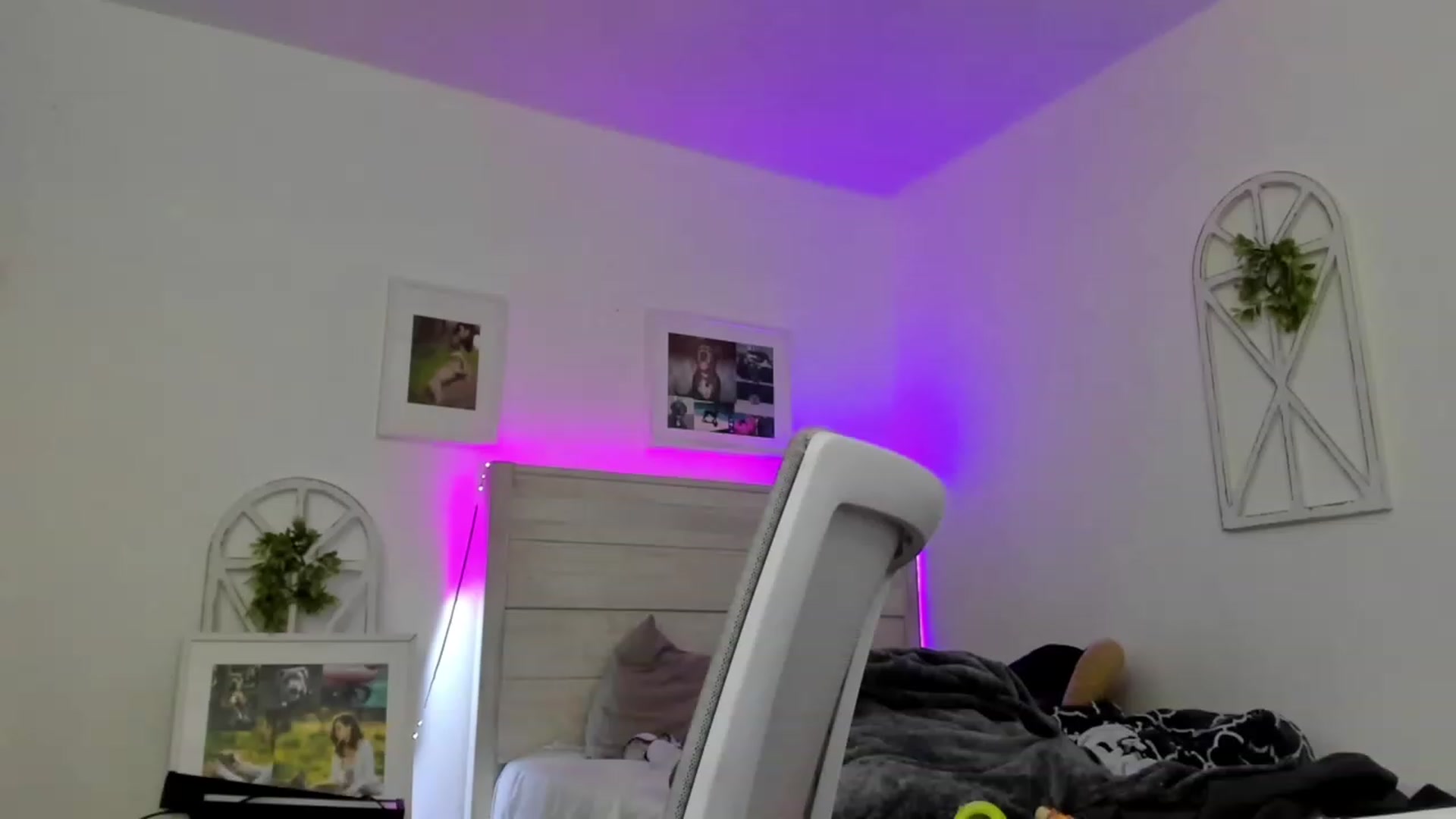 Gallery image thumbnail from Bunni_'s myfreecams stream on, 11/17/2022, 07:38 image 15 of 20