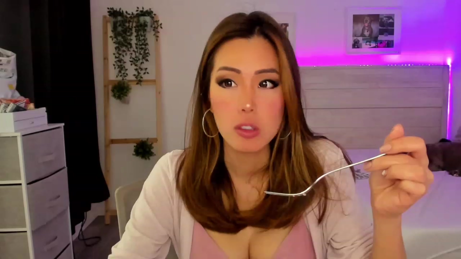 Gallery image thumbnail from Bunni_'s myfreecams stream on, 11/19/2022, 07:27 image 20 of 20
