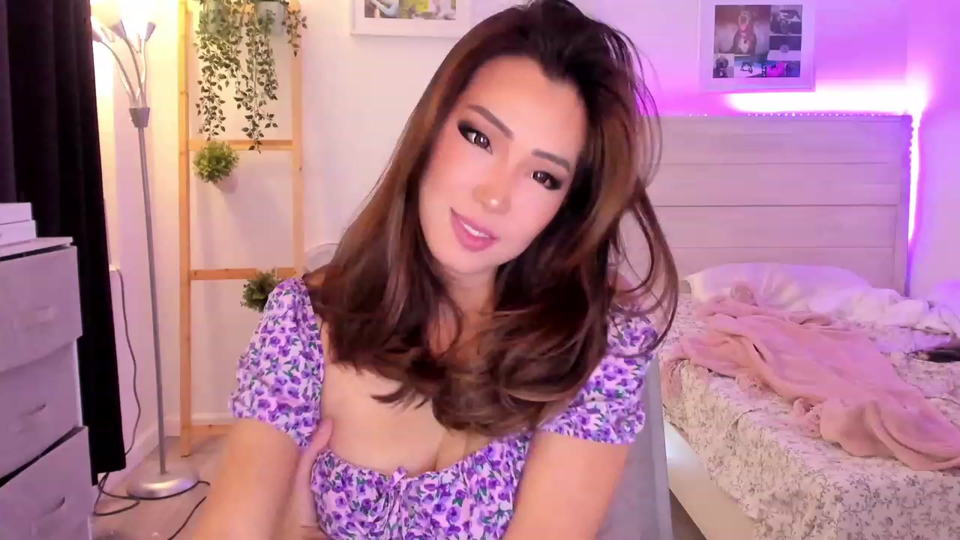 Gallery image thumbnail from Bunni_'s myfreecams stream on, 12/04/2022, 07:13 image 10 of 20