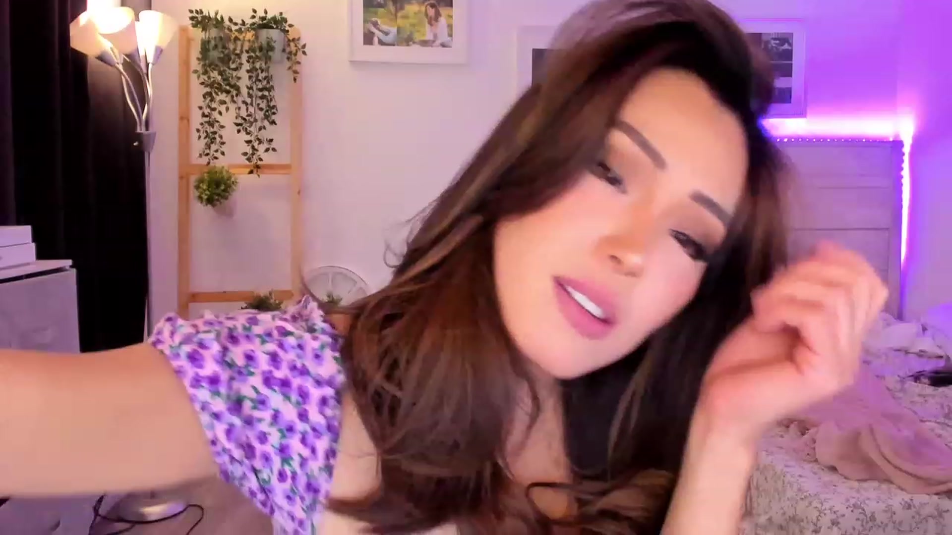 Gallery image thumbnail from Bunni_'s myfreecams stream on, 12/04/2022, 07:13 image 4 of 20