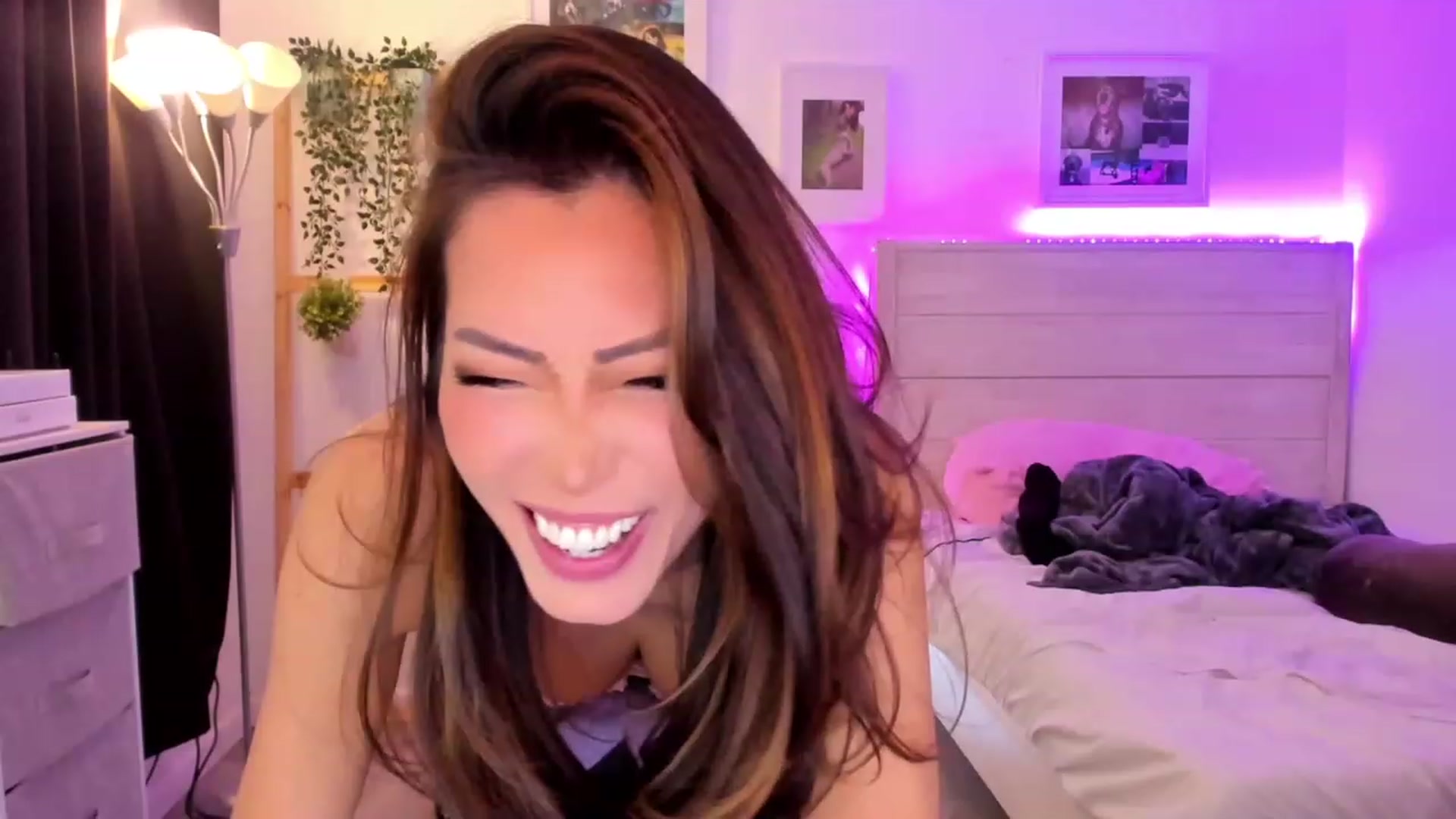 Gallery image thumbnail from Bunni_'s myfreecams stream on, 12/09/2022, 08:37 image 13 of 20