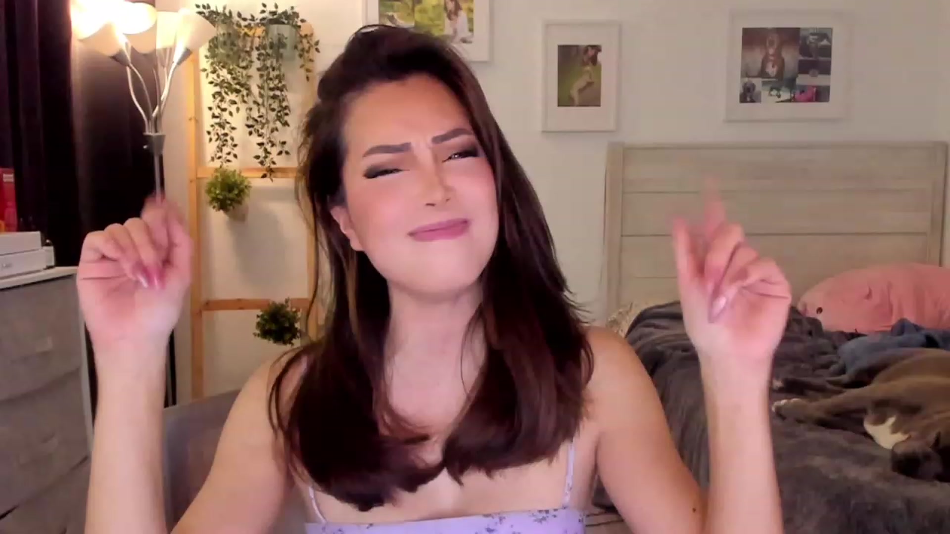 Gallery image thumbnail from Bunni_'s myfreecams stream on, 12/17/2022, 07:59 image 9 of 20