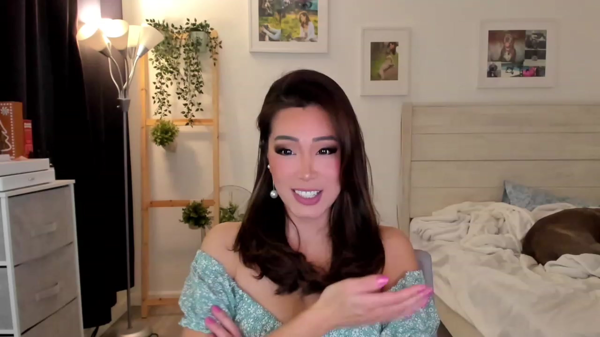 Gallery image thumbnail from Bunni_'s myfreecams stream on, 12/22/2022, 07:58 image 5 of 20