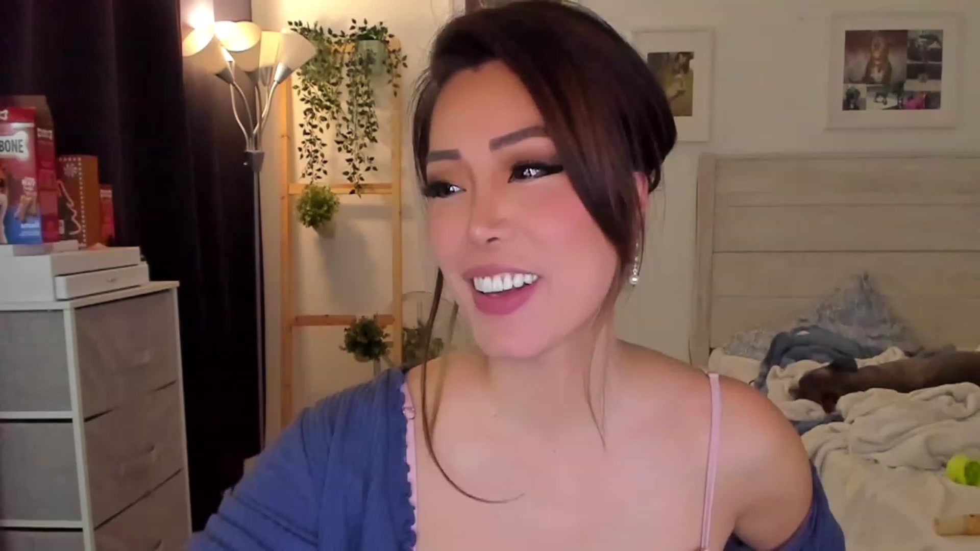 Gallery image thumbnail from Bunni_'s myfreecams stream on, 12/23/2022, 08:31 image 14 of 20