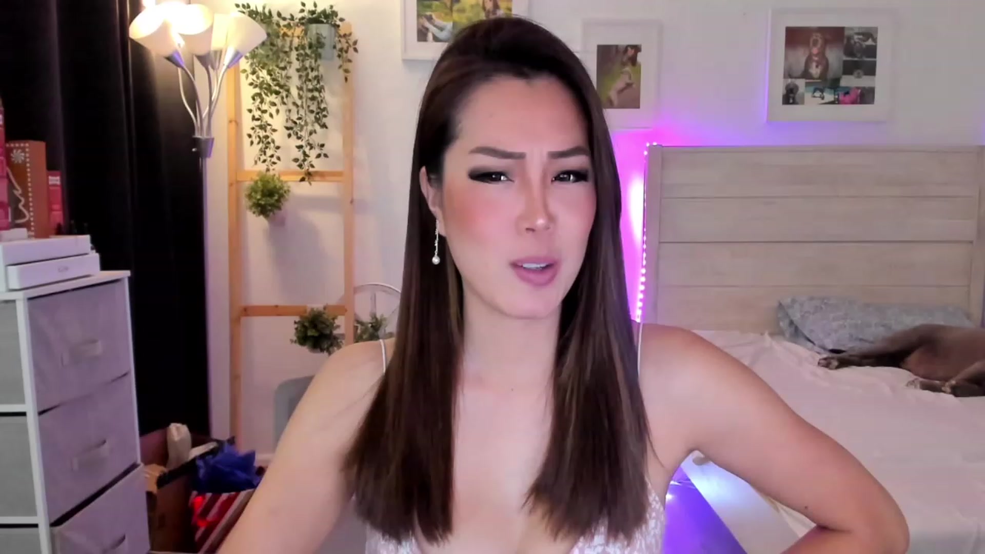 Gallery image thumbnail from Bunni_'s myfreecams stream on, 12/25/2022, 08:05 image 9 of 20