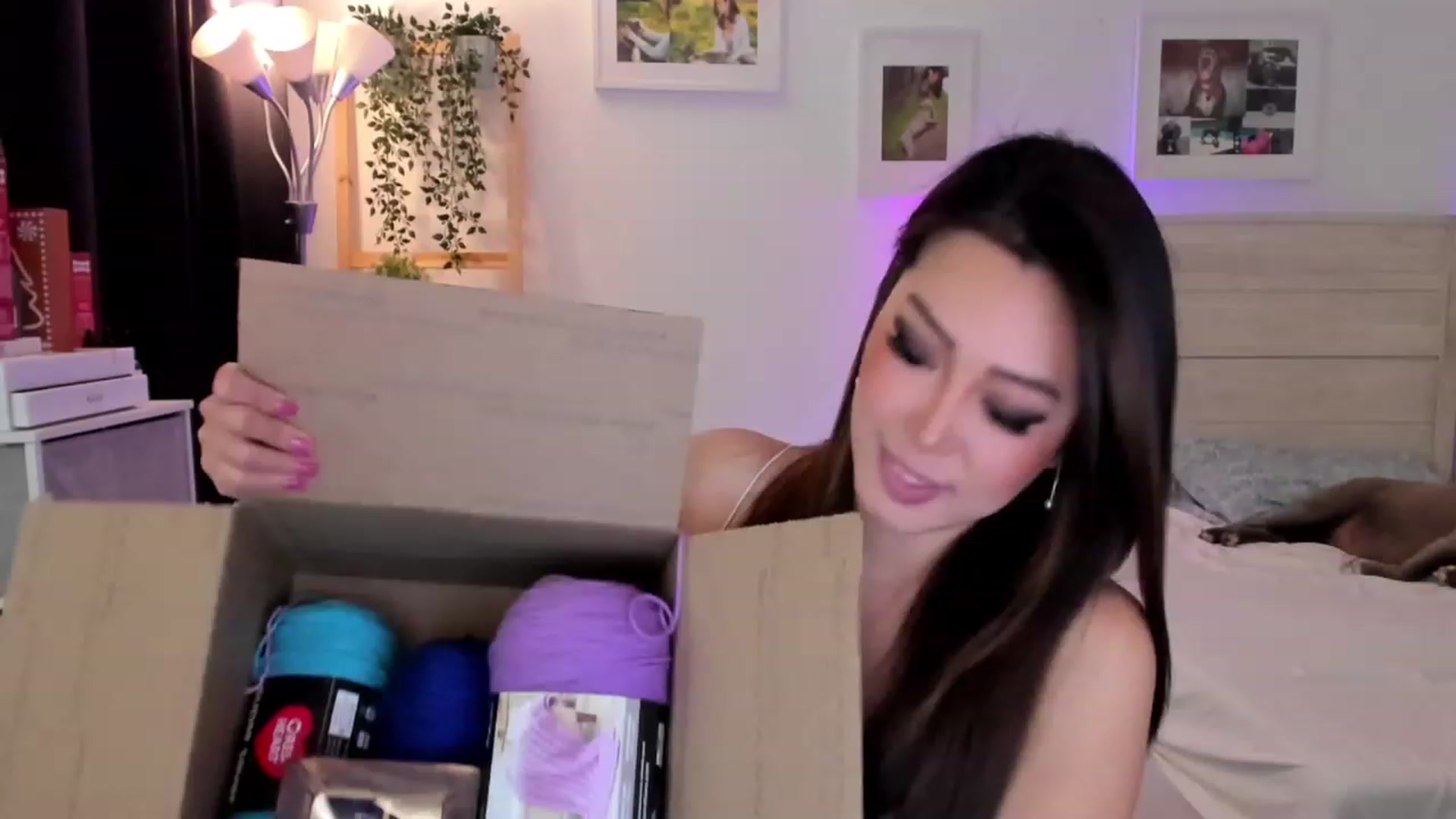 Gallery image thumbnail from Bunni_'s myfreecams stream on, 12/25/2022, 08:05 image 6 of 20