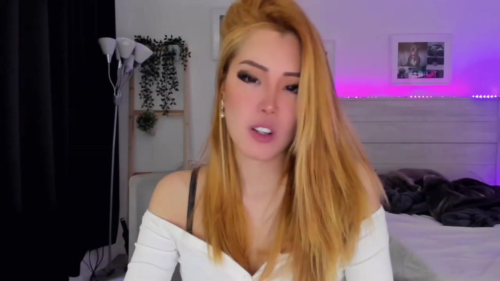 Gallery image thumbnail from Bunni_'s myfreecams stream on, 01/21/2023, 07:53 image 20 of 20
