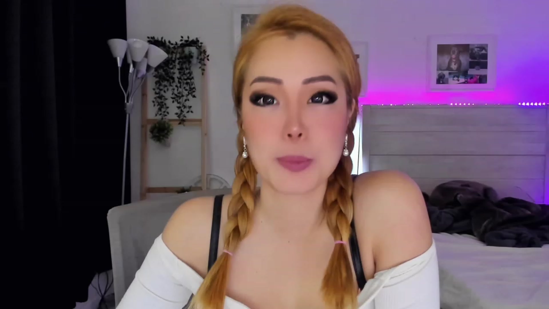 Gallery image thumbnail from Bunni_'s myfreecams stream on, 01/21/2023, 07:53 image 9 of 20