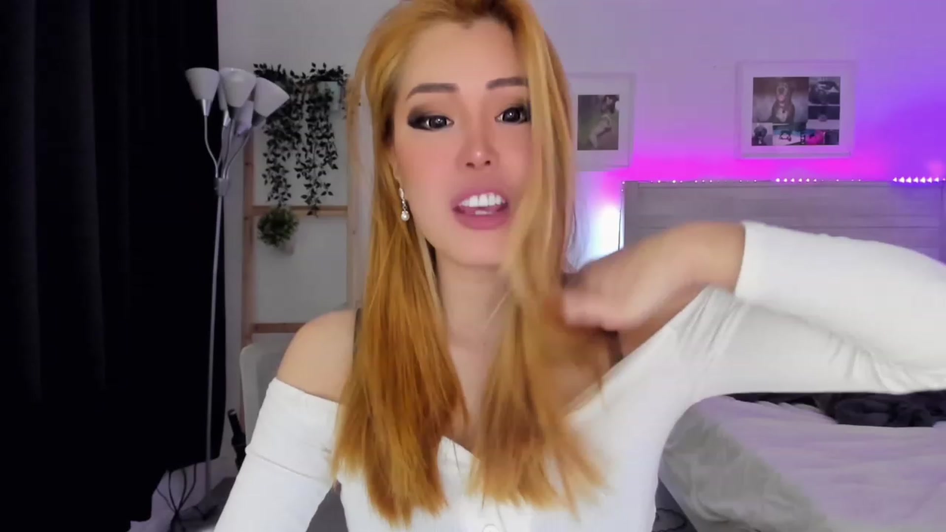 Gallery image thumbnail from Bunni_'s myfreecams stream on, 01/21/2023, 07:53 image 14 of 20