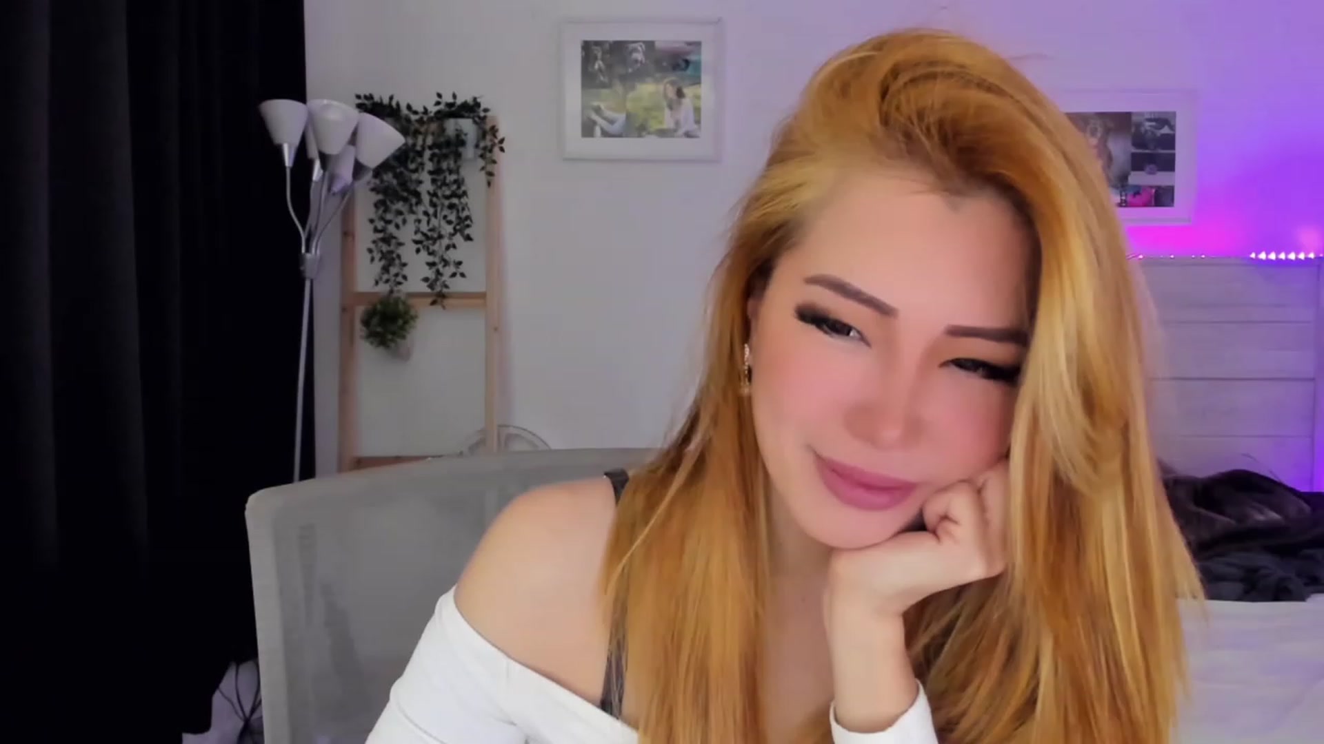 Gallery image thumbnail from Bunni_'s myfreecams stream on, 01/21/2023, 08:09 image 4 of 20