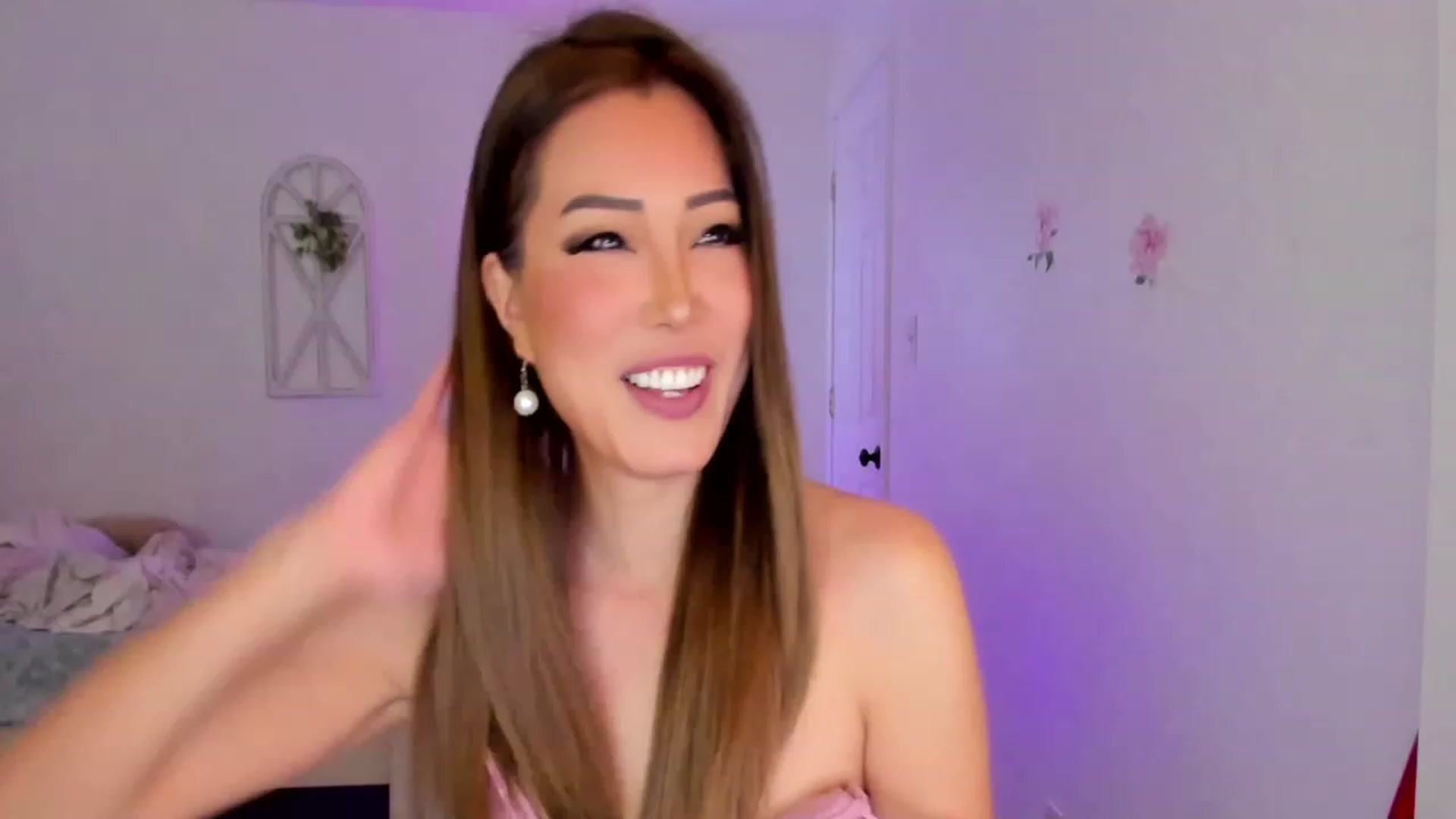 Gallery image thumbnail from Bunni_'s myfreecams stream on, 02/06/2023, 07:10 image 7 of 20