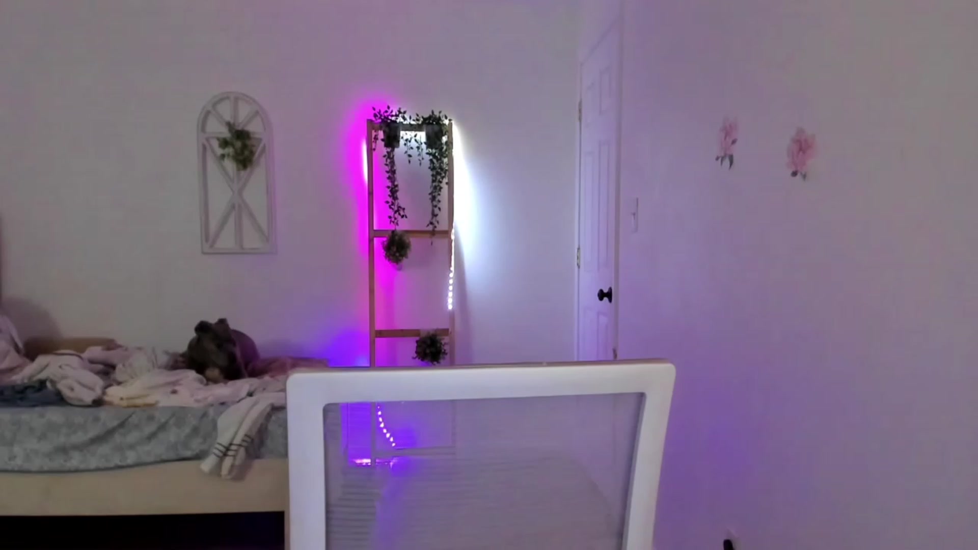 Gallery image thumbnail from Bunni_'s myfreecams stream on, 02/08/2023, 08:00 image 3 of 20
