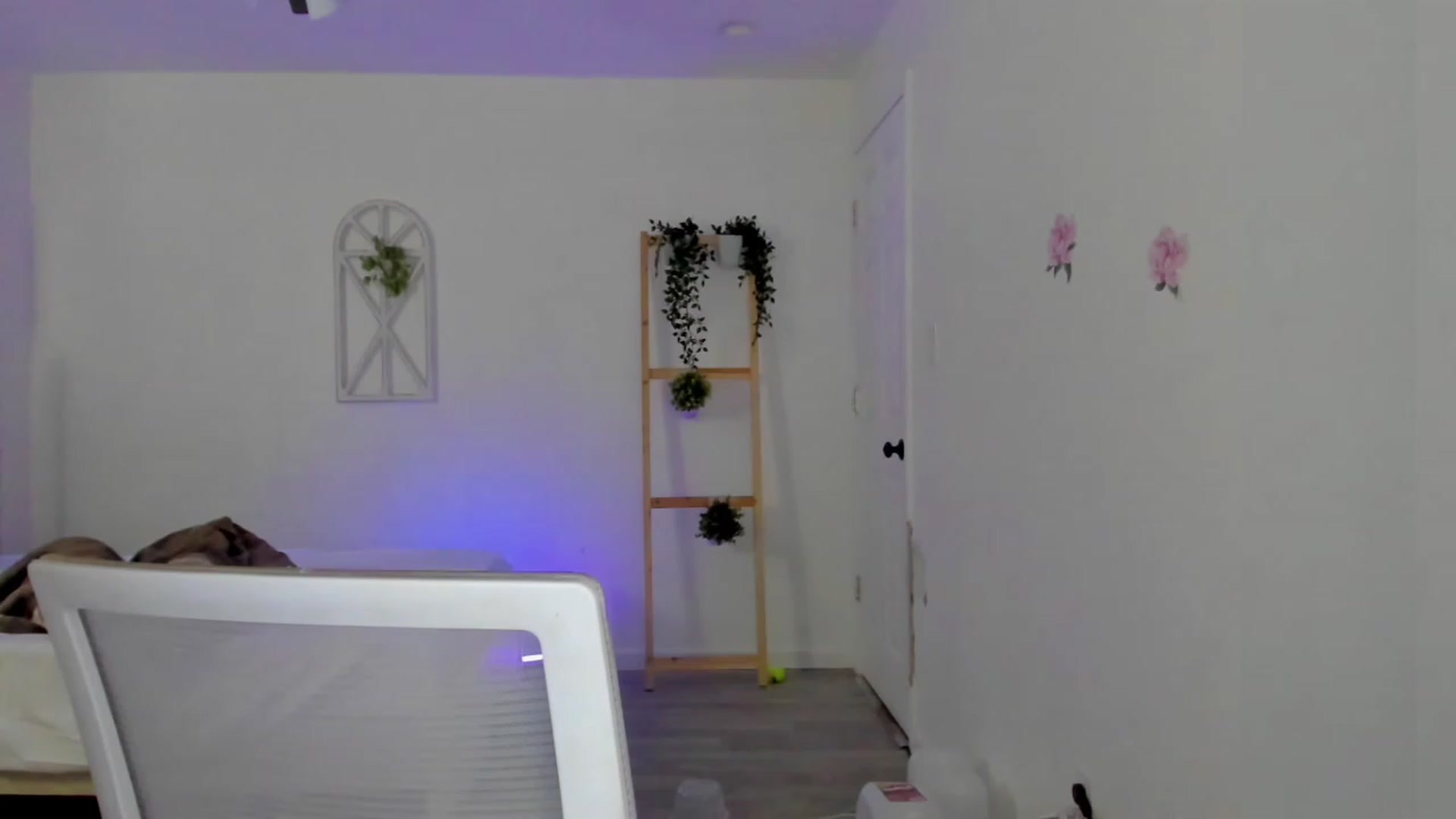 Gallery image thumbnail from Bunni_'s myfreecams stream on, 03/08/2023, 07:10 image 13 of 20
