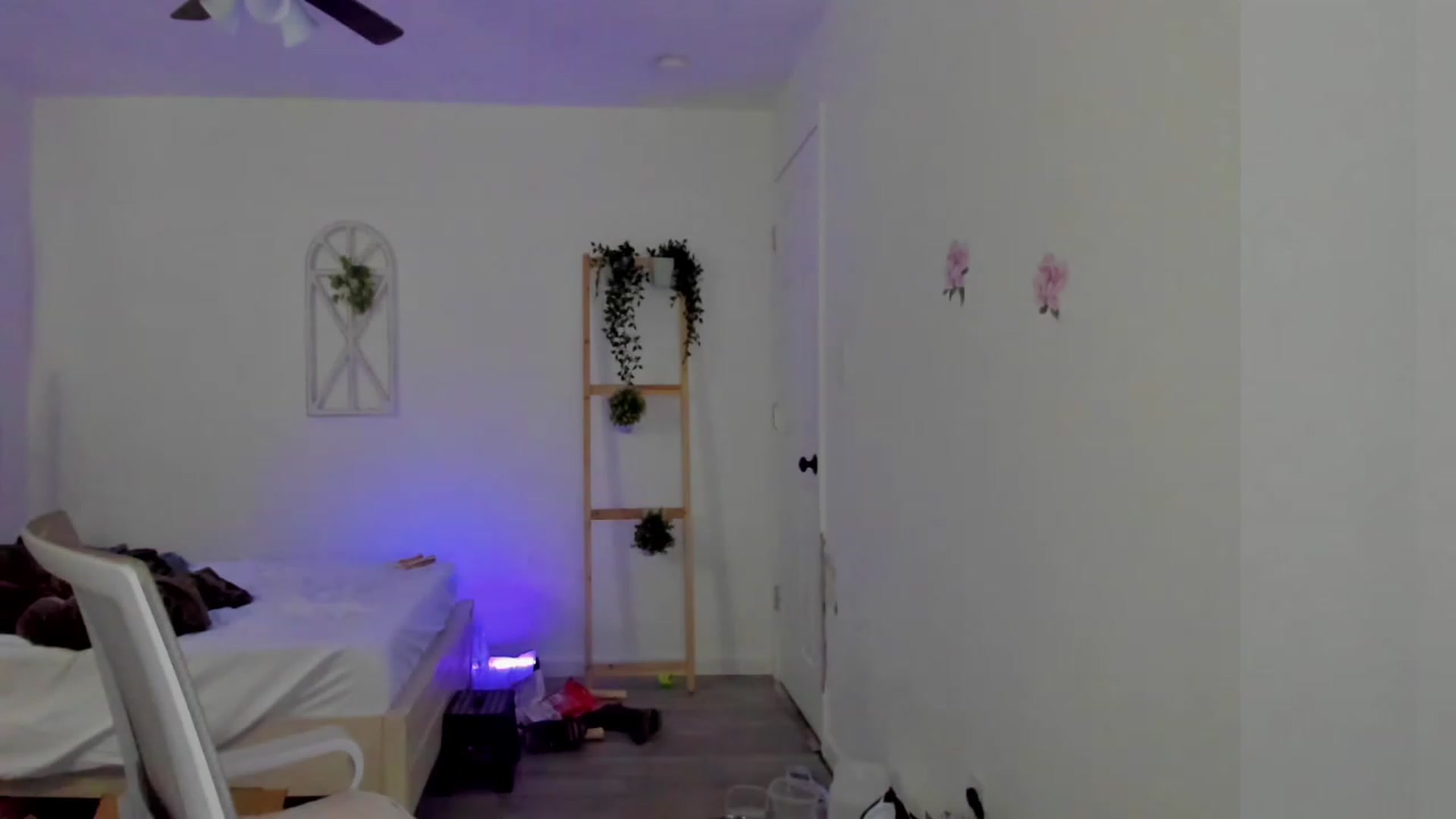 Gallery image thumbnail from Bunni_'s myfreecams stream on, 03/09/2023, 07:55 image 19 of 20