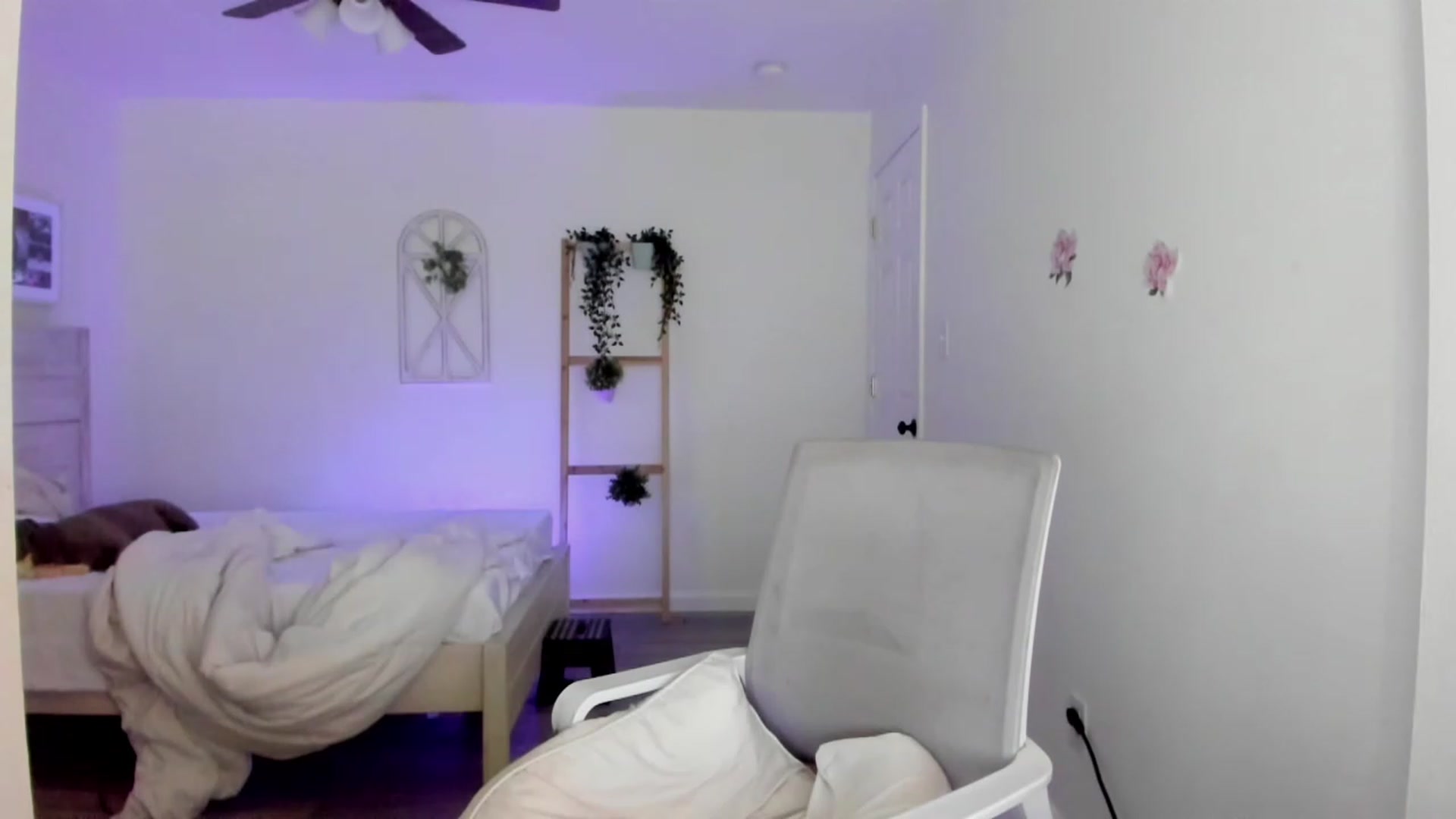 Gallery image thumbnail from Bunni_'s myfreecams stream on, 03/13/2023, 07:03 image 16 of 20
