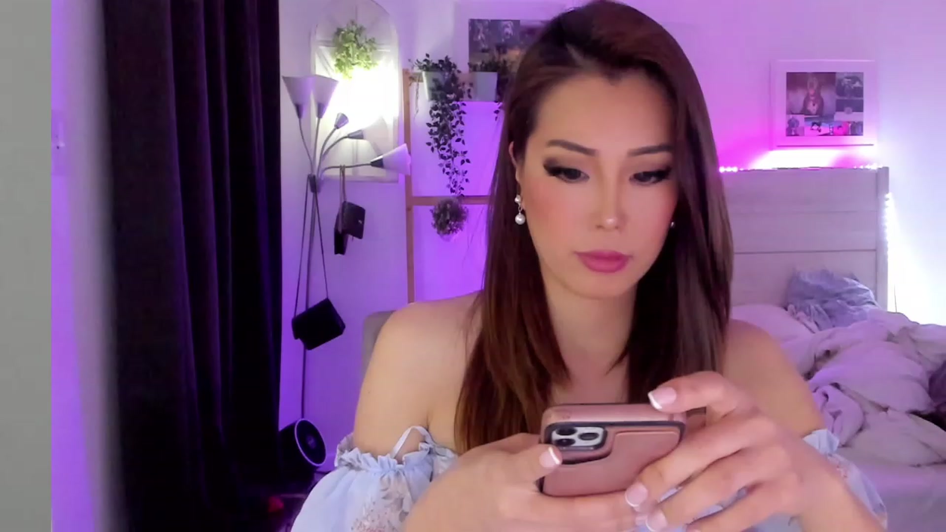 Gallery image thumbnail from Bunni_'s myfreecams stream on, 04/04/2023, 05:40 image 1 of 20