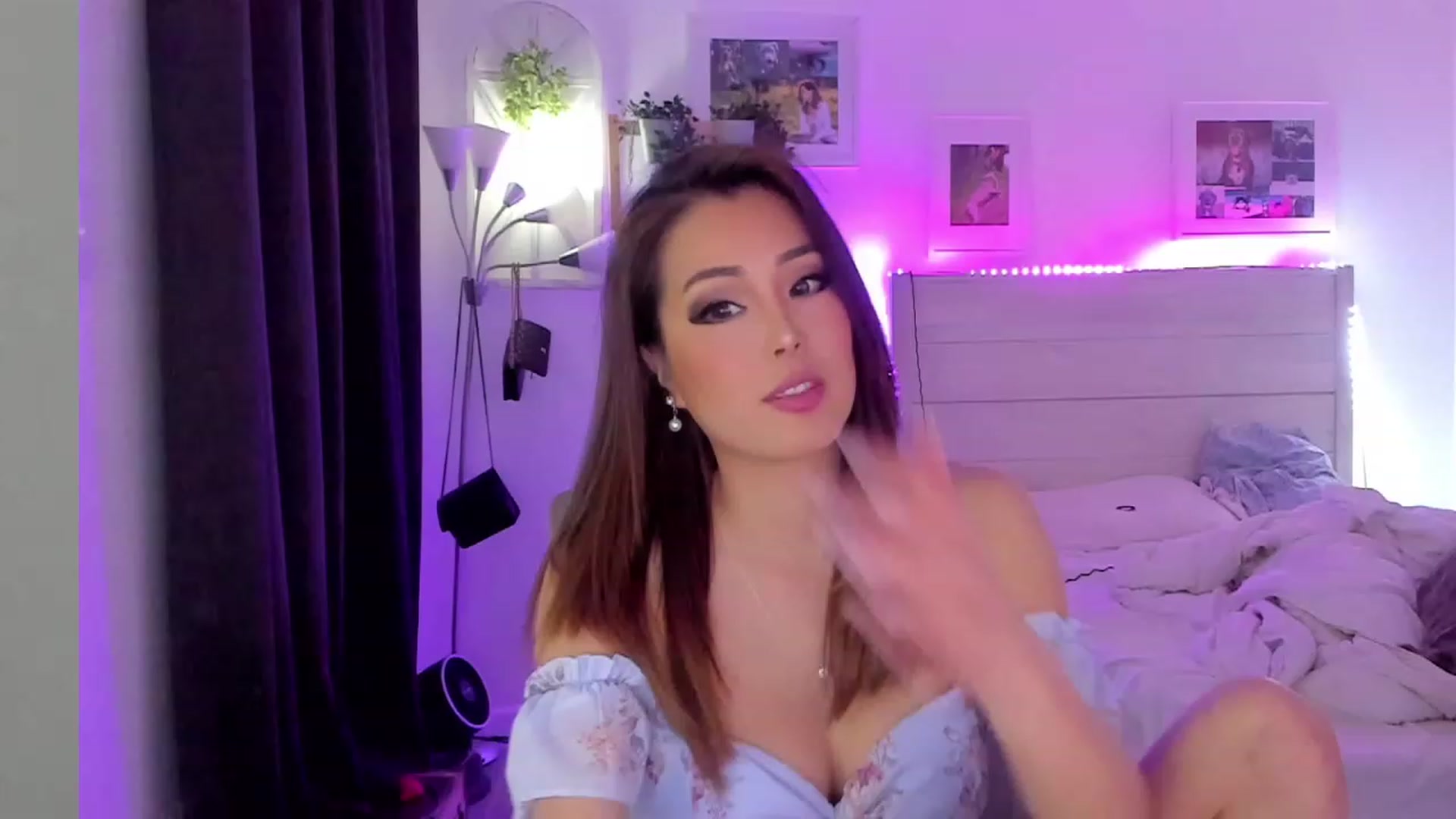 Gallery image thumbnail from Bunni_'s myfreecams stream on, 04/04/2023, 05:40 image 18 of 20