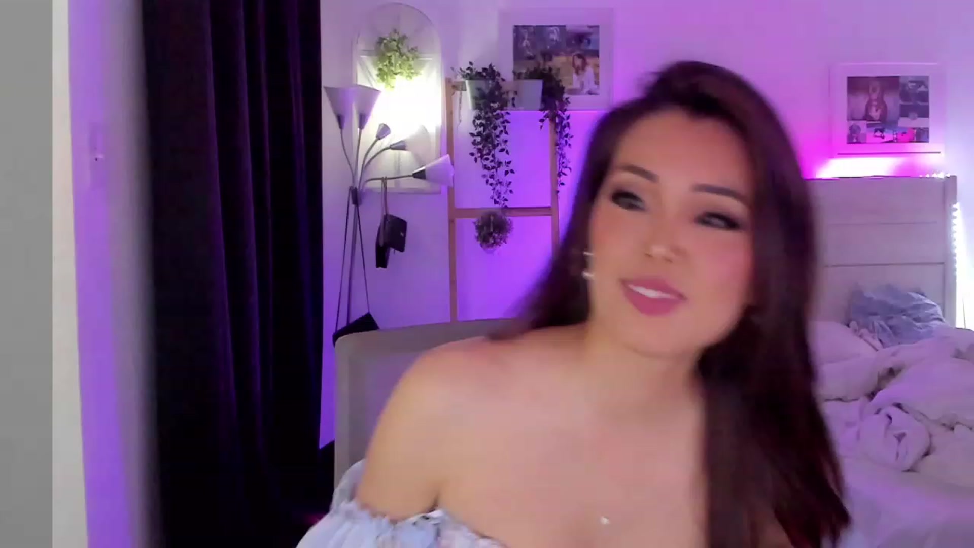Gallery image thumbnail from Bunni_'s myfreecams stream on, 04/04/2023, 07:03 image 8 of 20