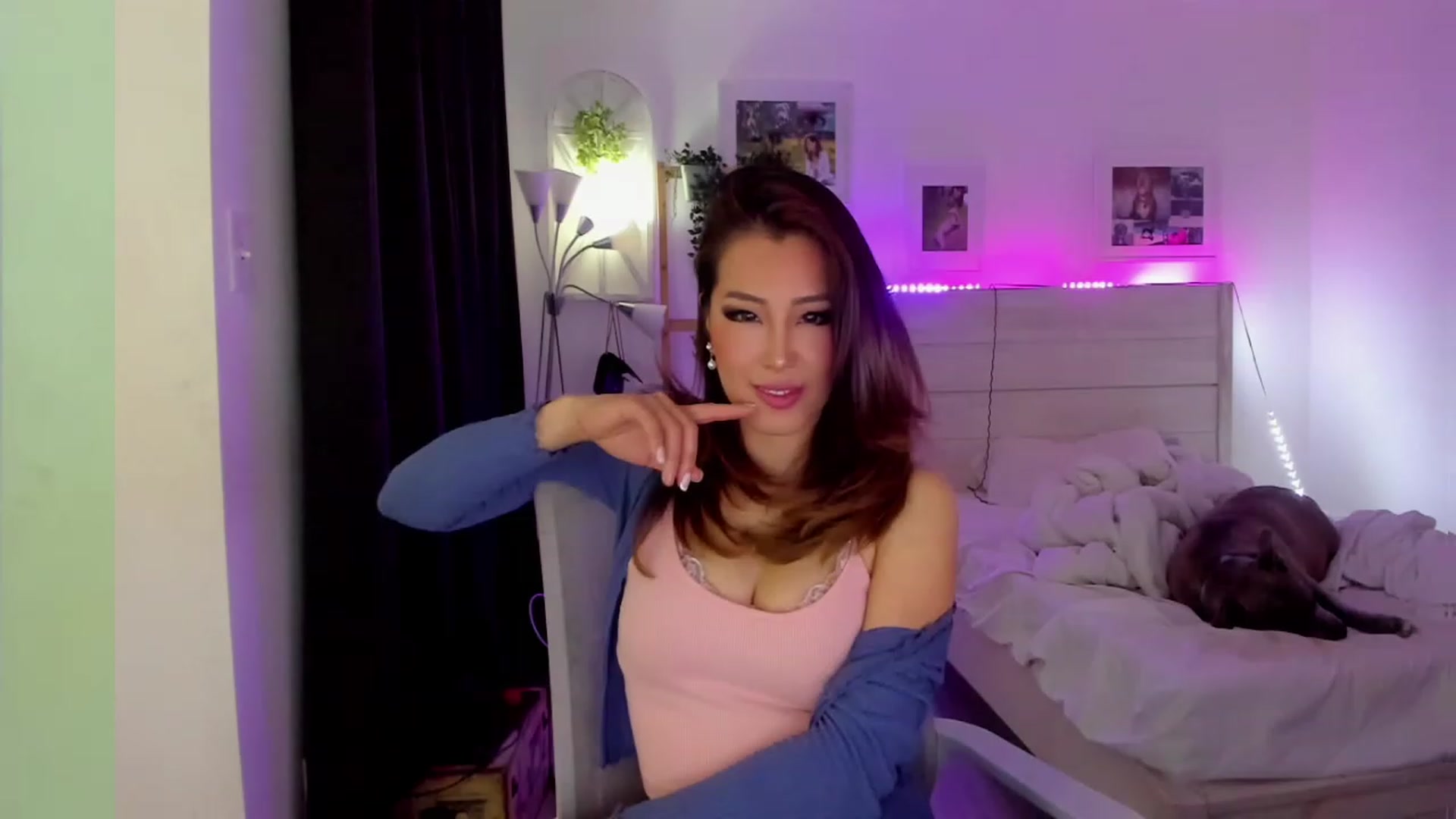 Gallery image thumbnail from Bunni_'s myfreecams stream on, 04/06/2023, 06:47 image 13 of 20
