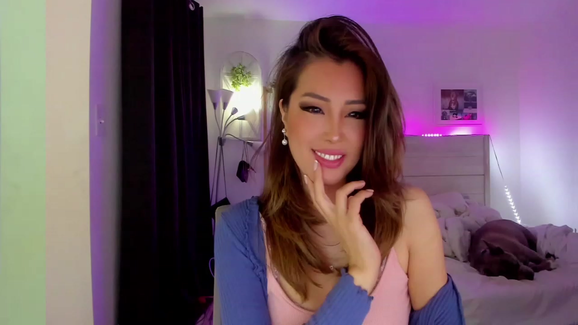 Gallery image thumbnail from Bunni_'s myfreecams stream on, 04/06/2023, 07:25 image 12 of 20
