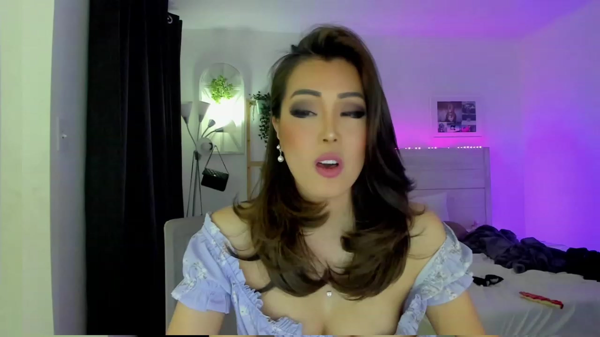 Gallery image thumbnail from Bunni_'s myfreecams stream on, 04/10/2023, 06:49 image 6 of 20
