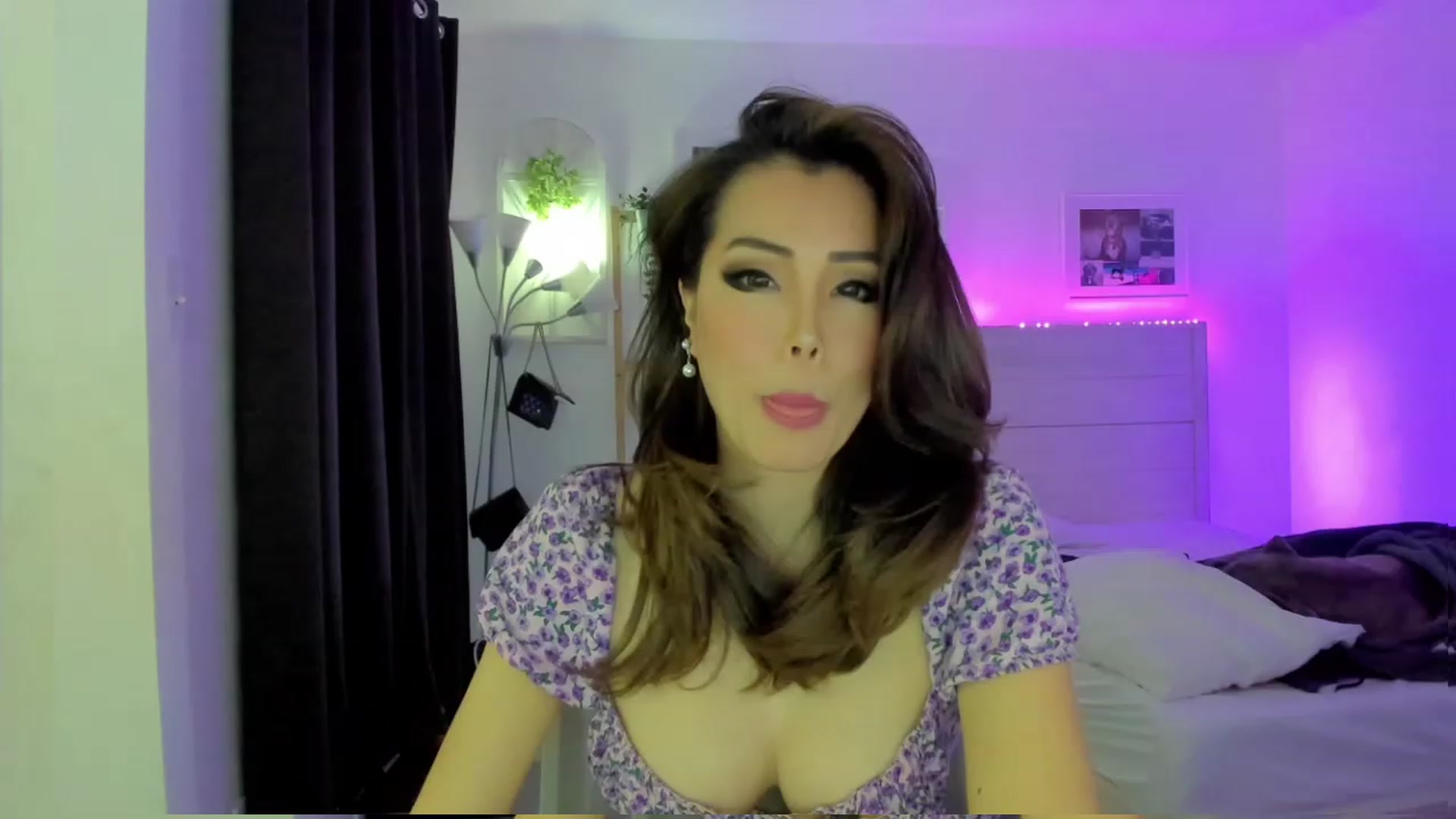 Gallery image thumbnail from Bunni_'s myfreecams stream on, 04/14/2023, 07:00 image 17 of 20