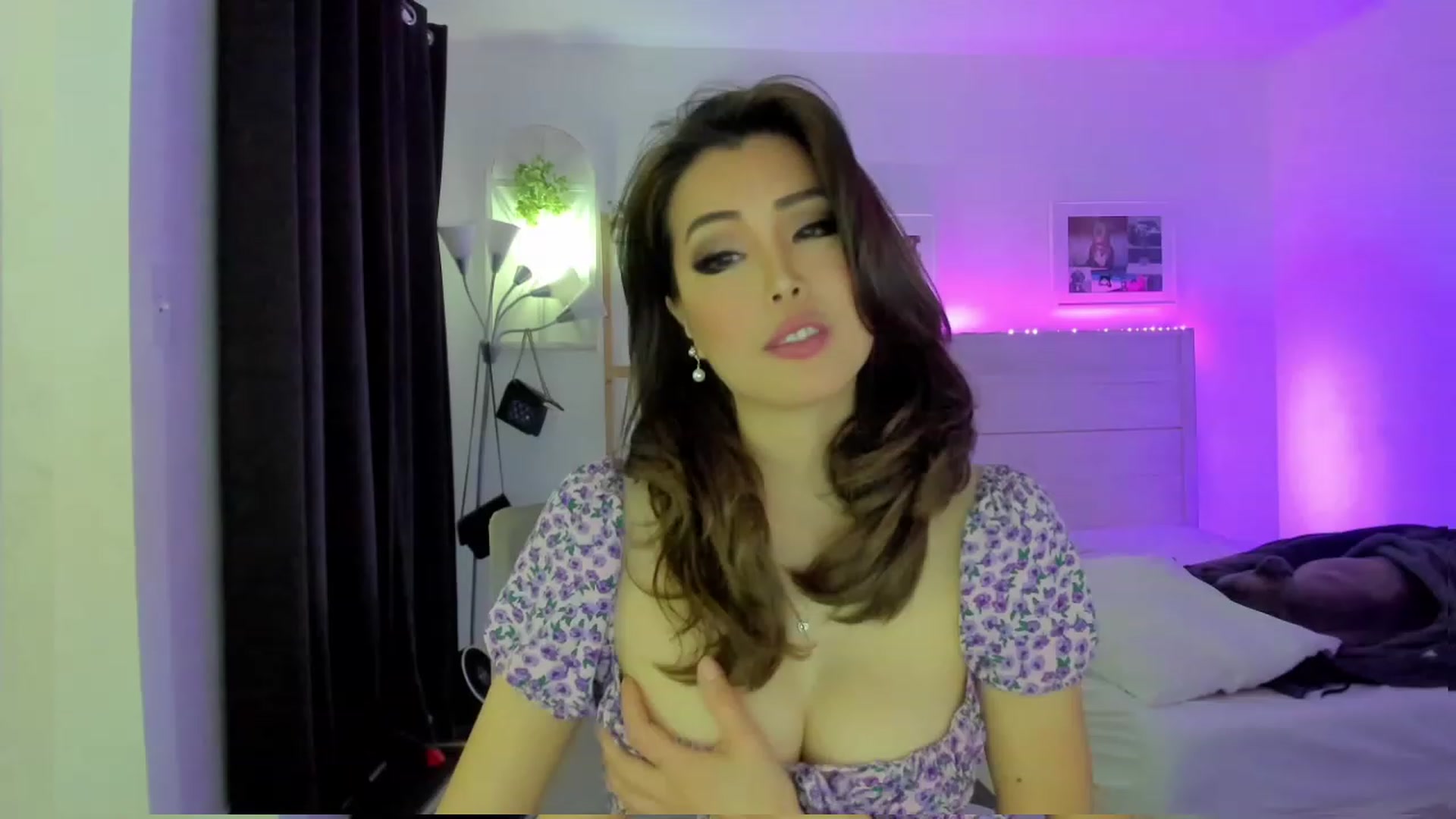 Gallery image thumbnail from Bunni_'s myfreecams stream on, 04/14/2023, 07:00 image 18 of 20
